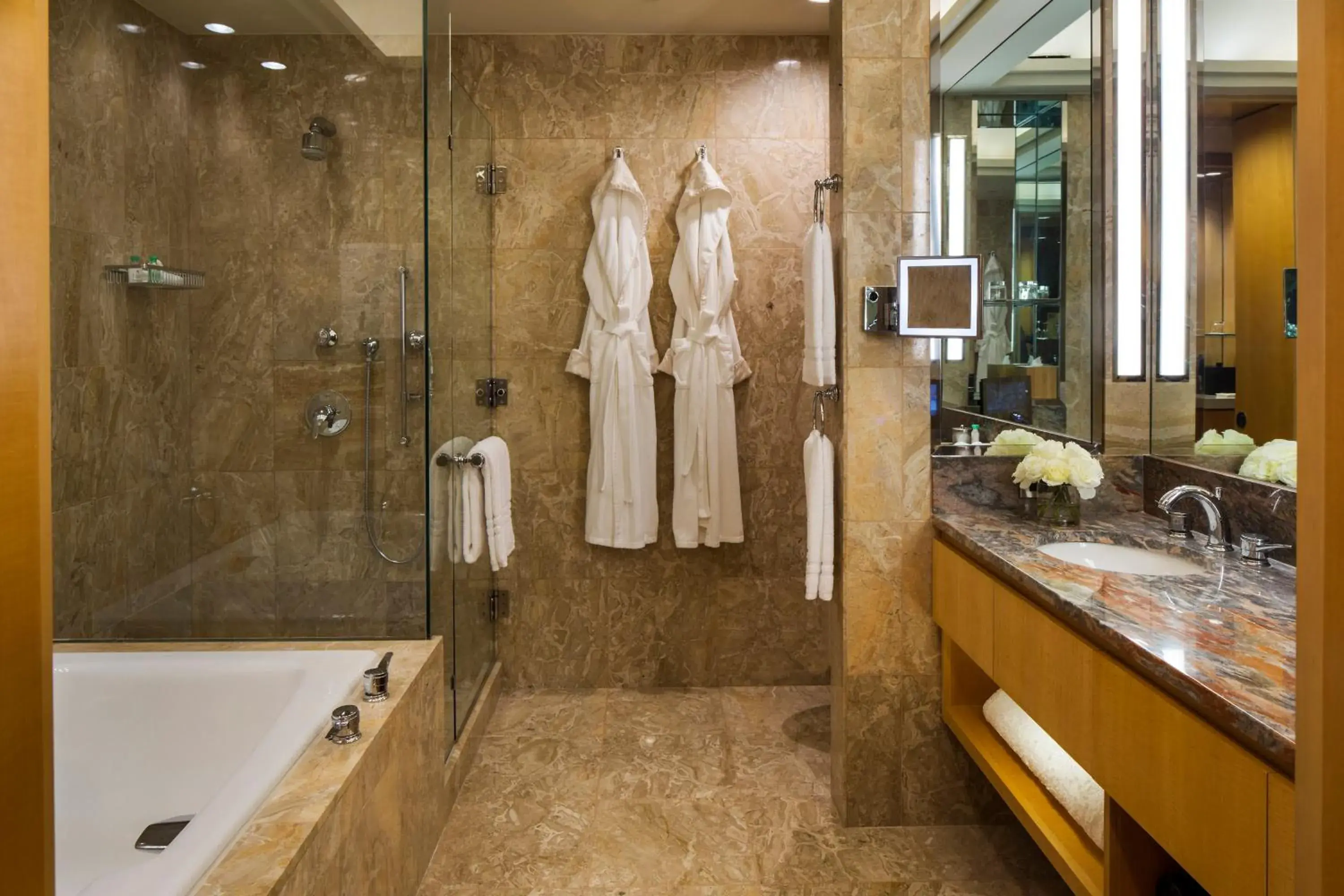 Manhattan Junior Suite in Four Seasons Hotel New York Manhattan Junior Suite in Four Seasons Hotel New York