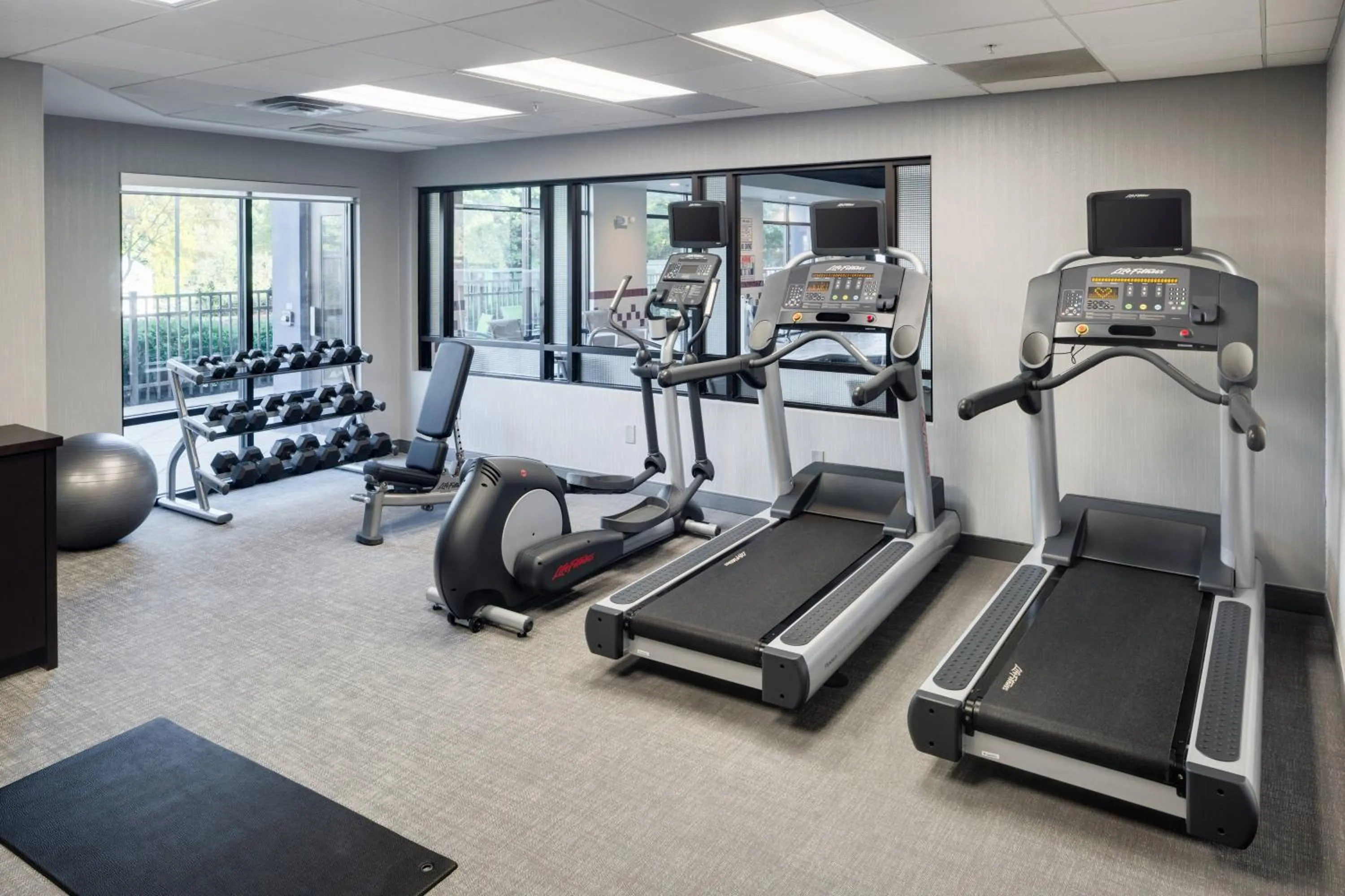 Fitness centre/facilities in SpringHill Suites Milford
