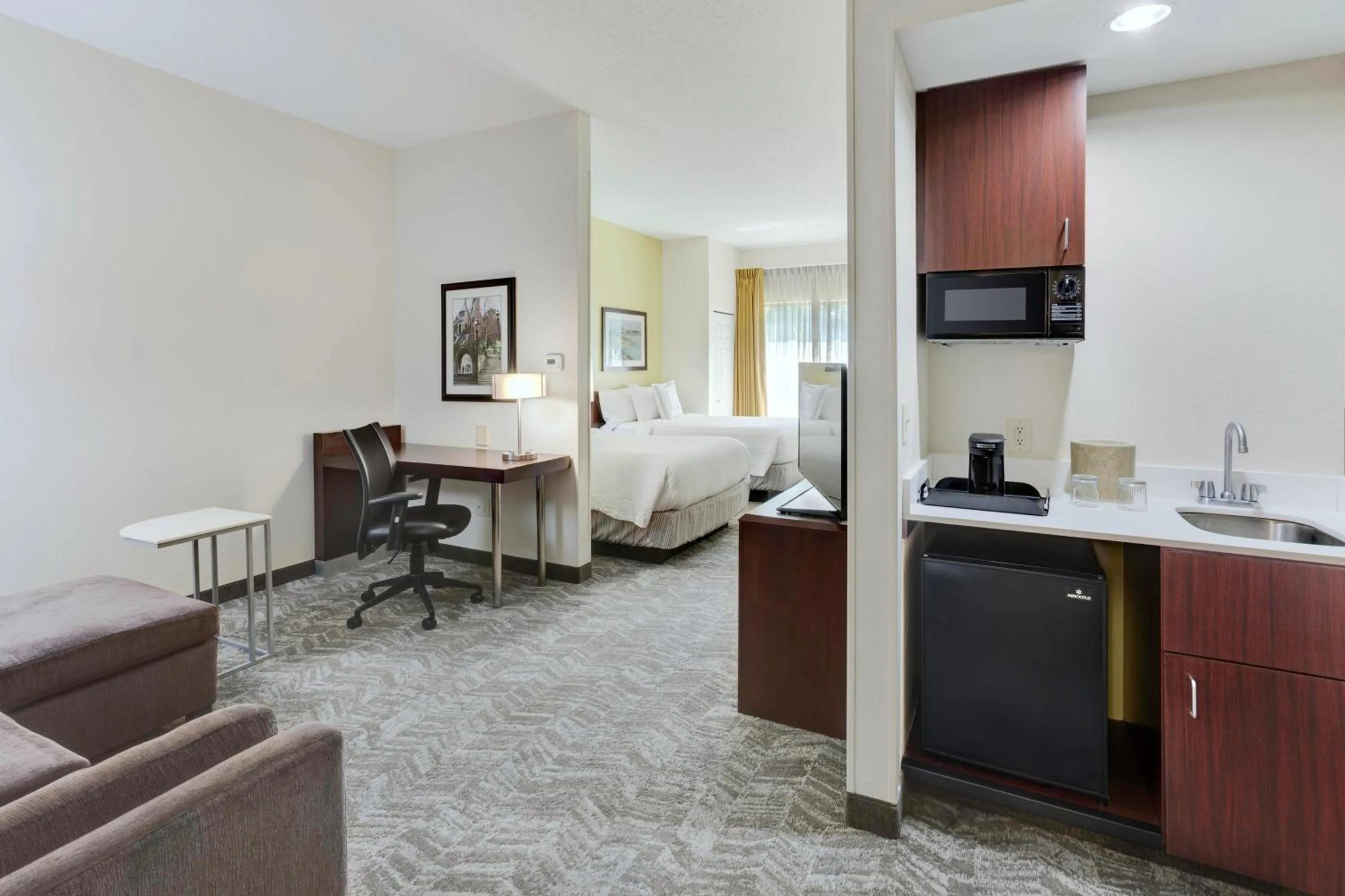 Bedroom, Bed in SpringHill Suites Milford