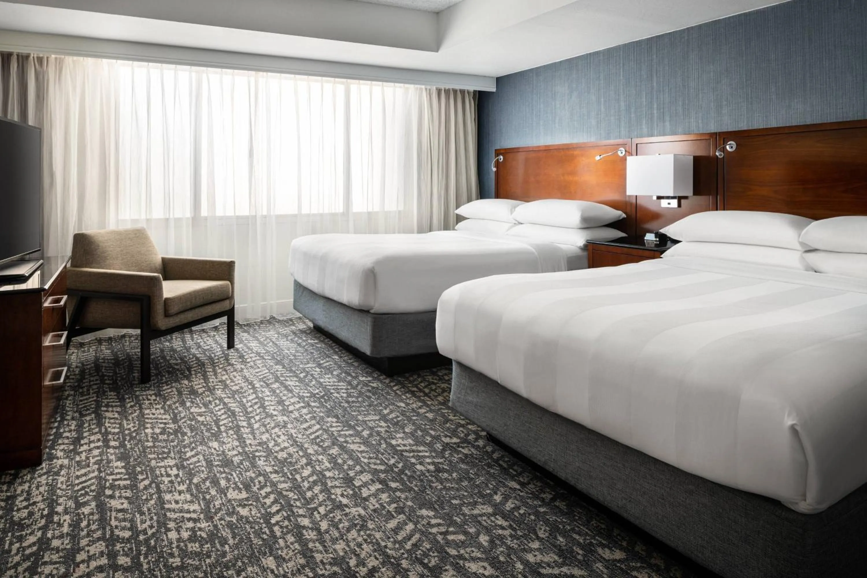 Bedroom, Bed in Bakersfield Marriott at the Convention Center