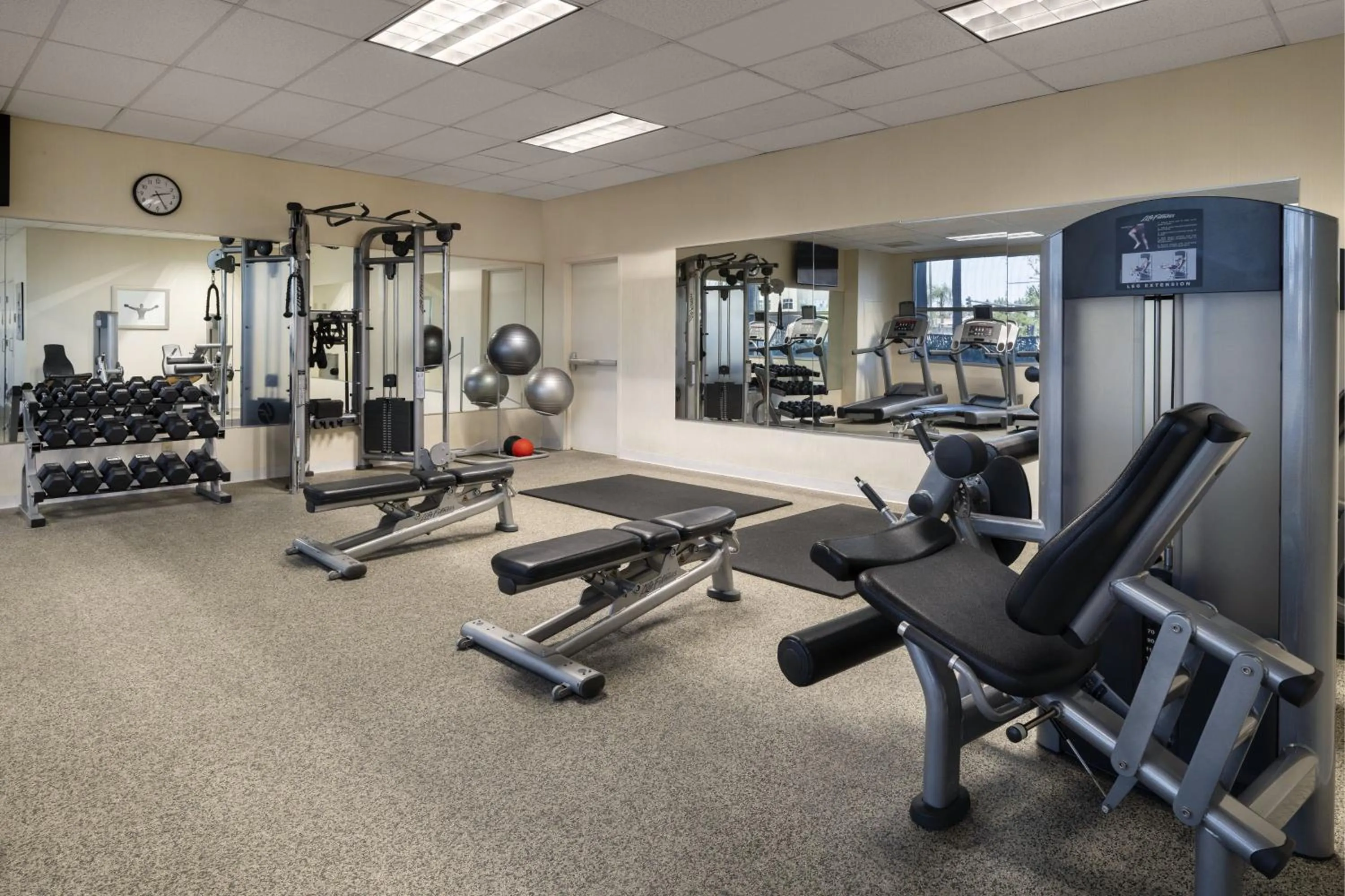 Fitness centre/facilities in Bakersfield Marriott at the Convention Center