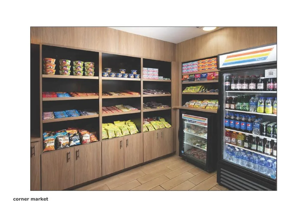 Food and drinks in Fairfield Inn & Suites by Marriott Edmond