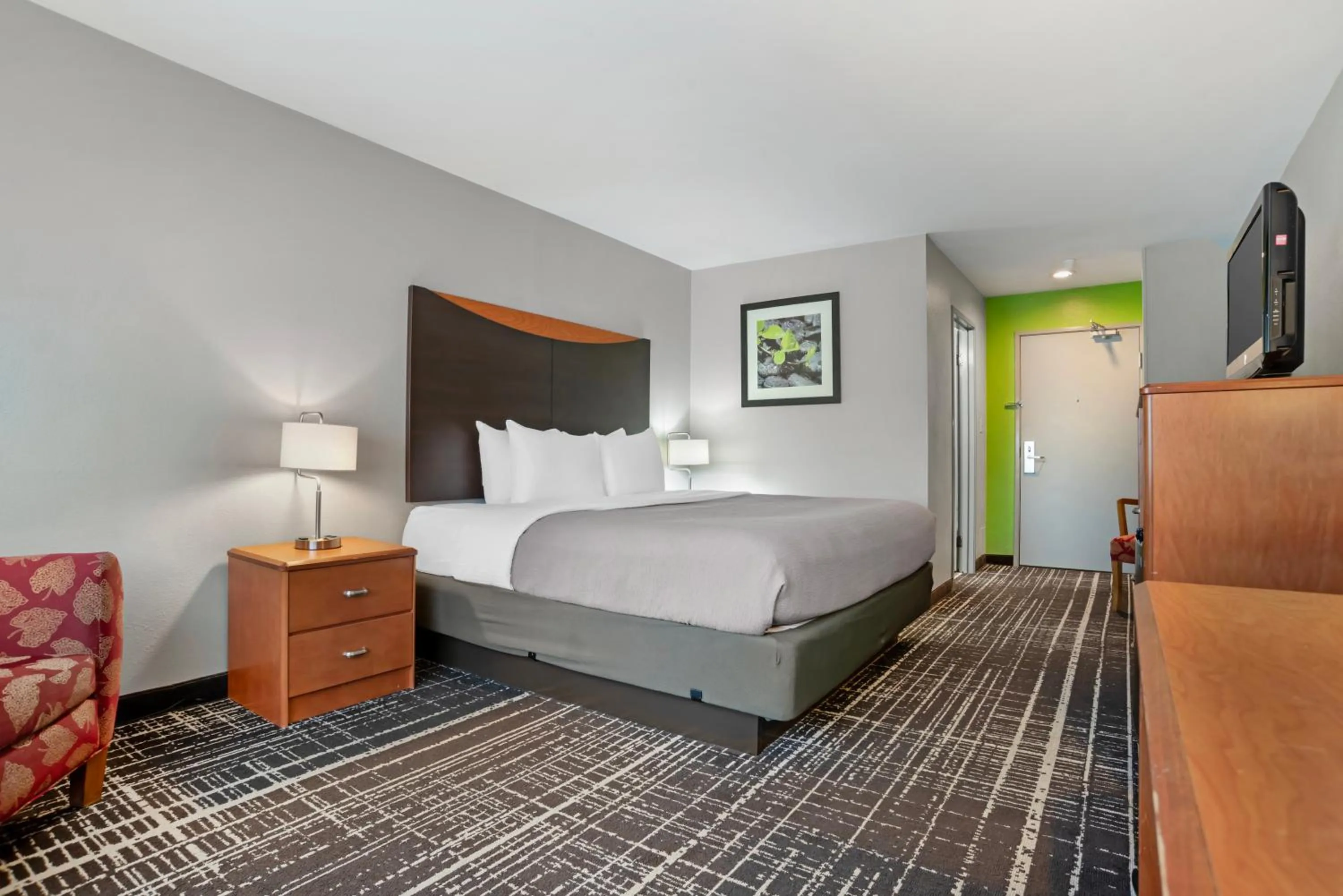 Guests, Bed in Quality Inn & Suites Birmingham - Highway 280