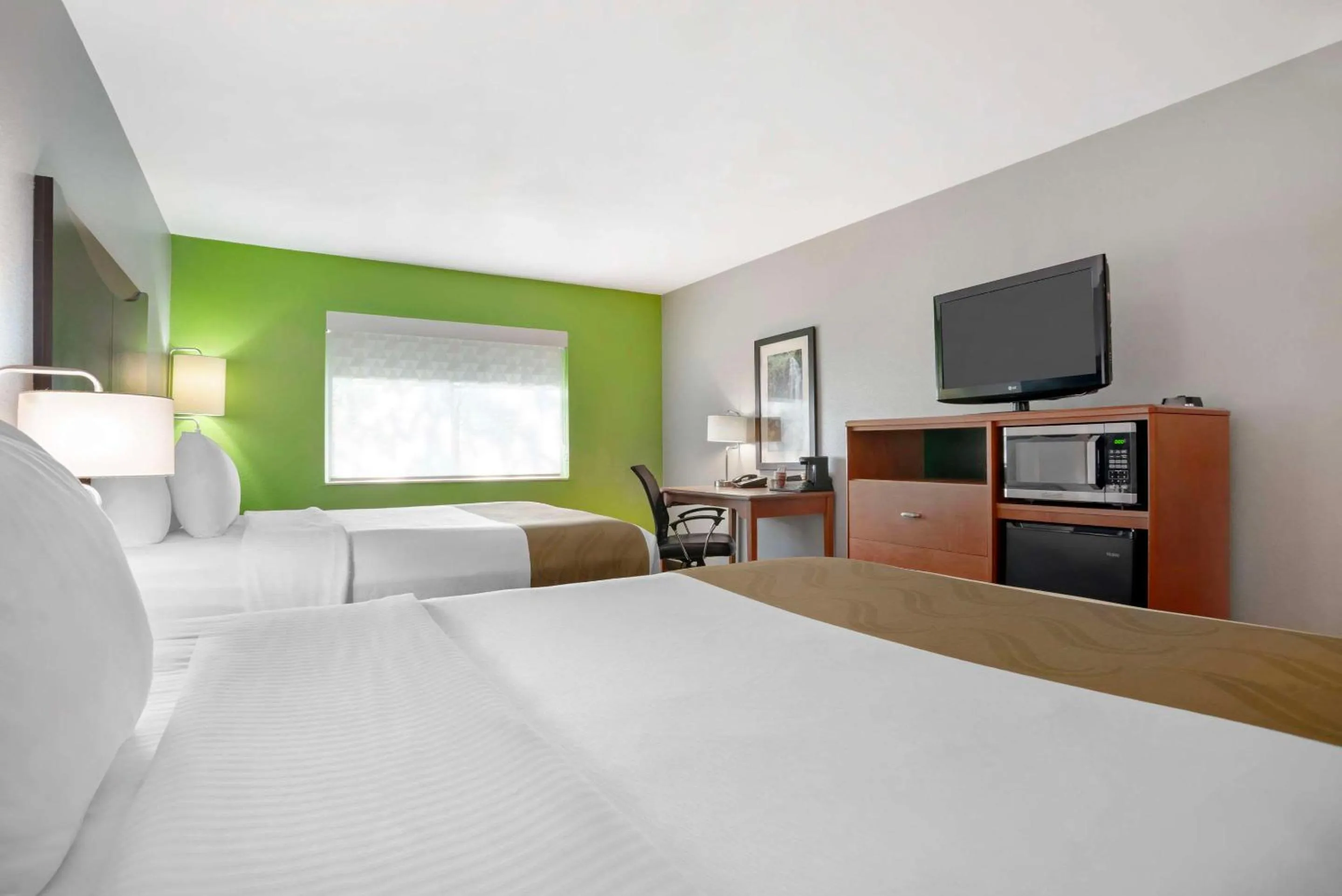 Bedroom, Bed in Quality Inn & Suites Birmingham - Highway 280
