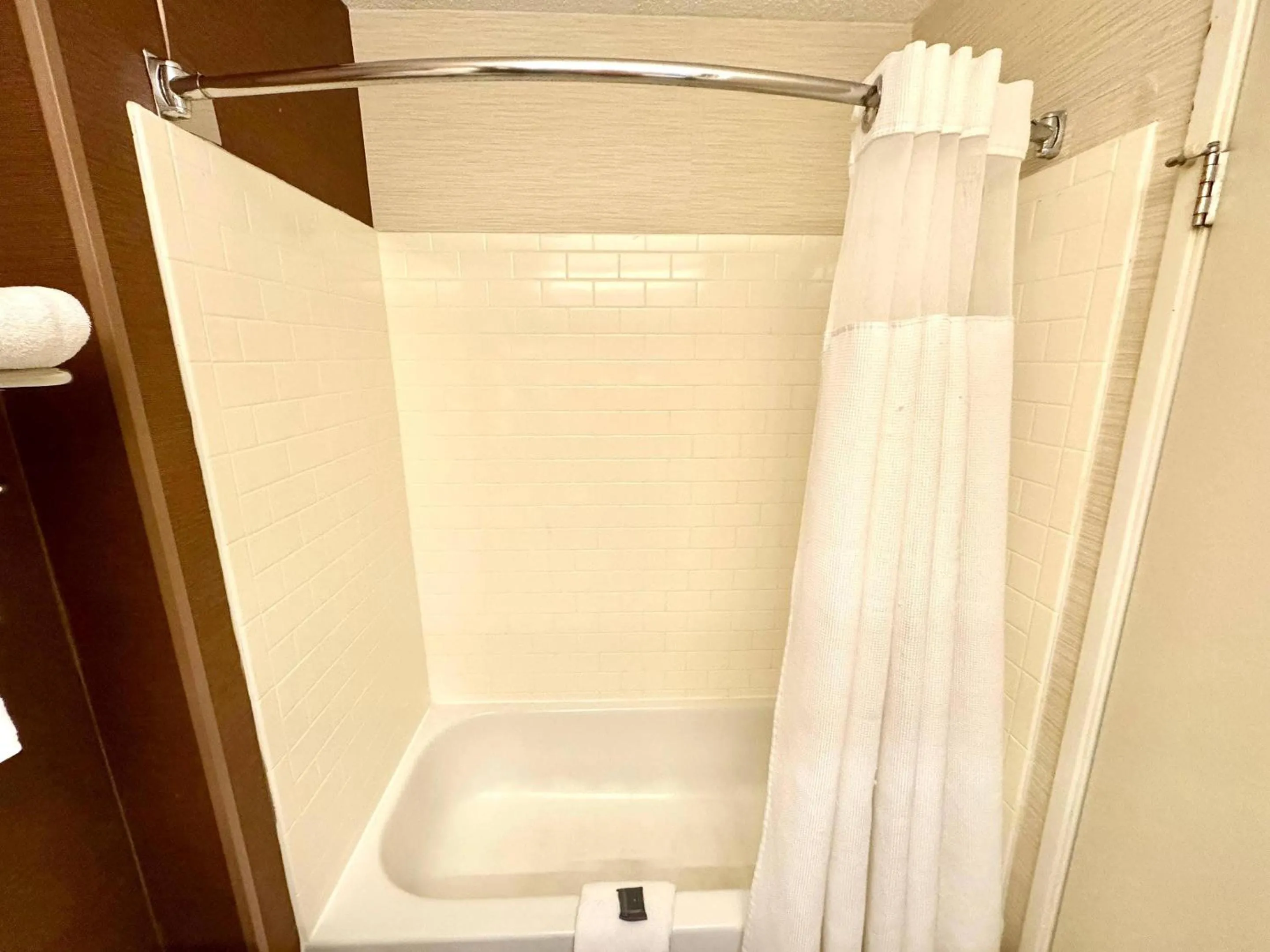 Bedroom in Country Inn & Suites by Radisson, Bismarck-Mandan