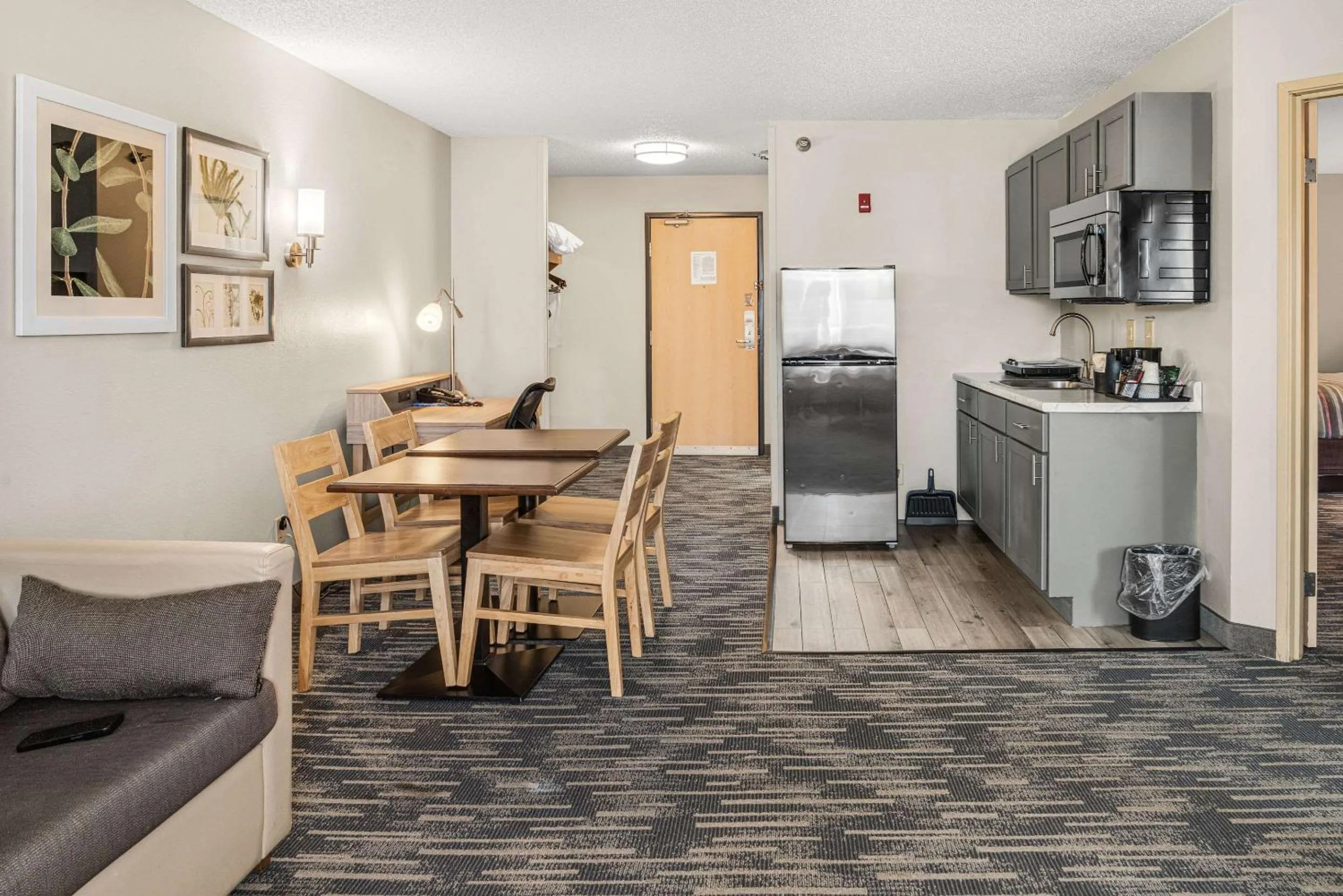 Bedroom in Country Inn & Suites by Radisson, Brookings