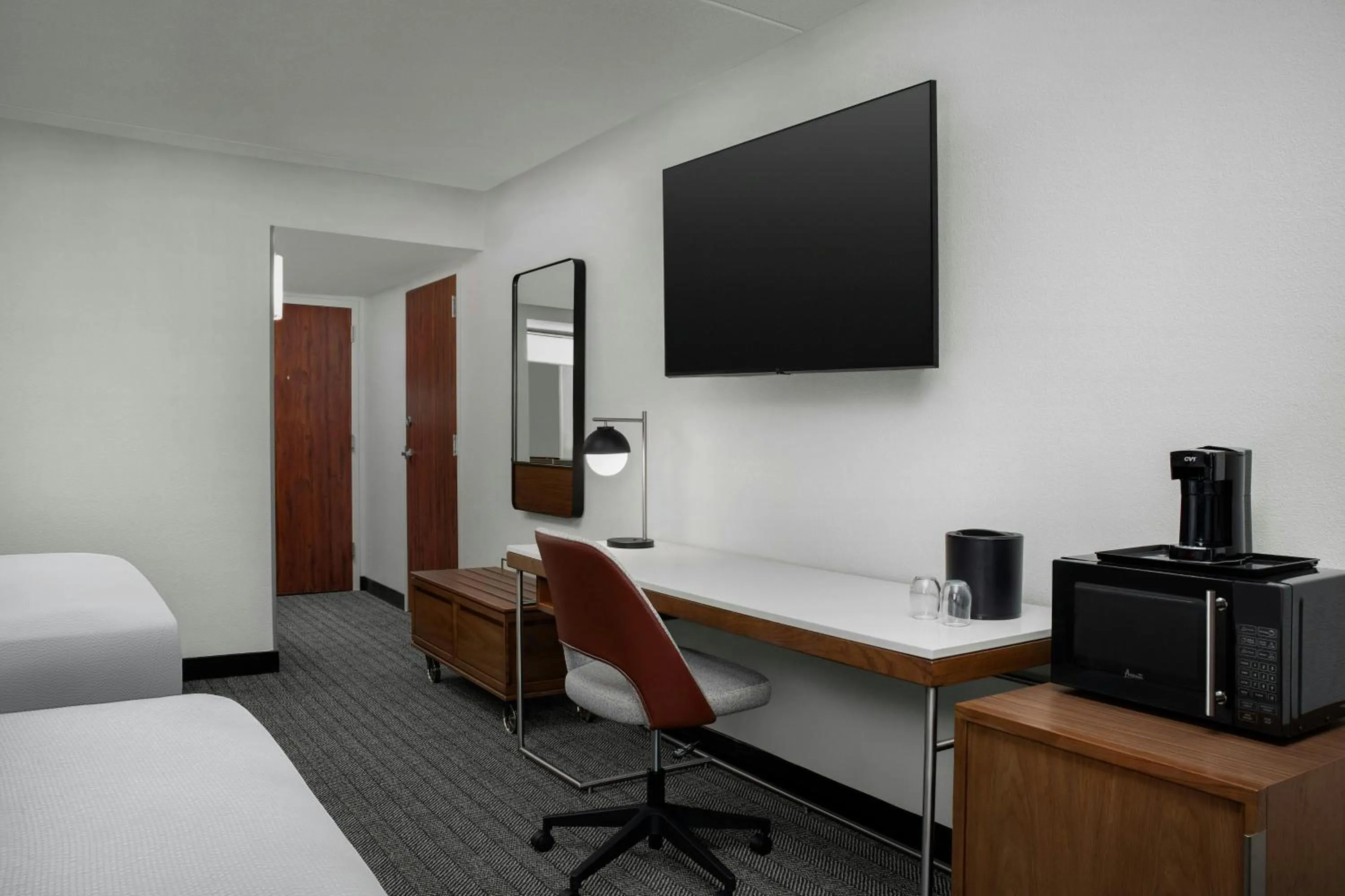 Photo of the whole room, Bed in Courtyard by Marriott Bloomington