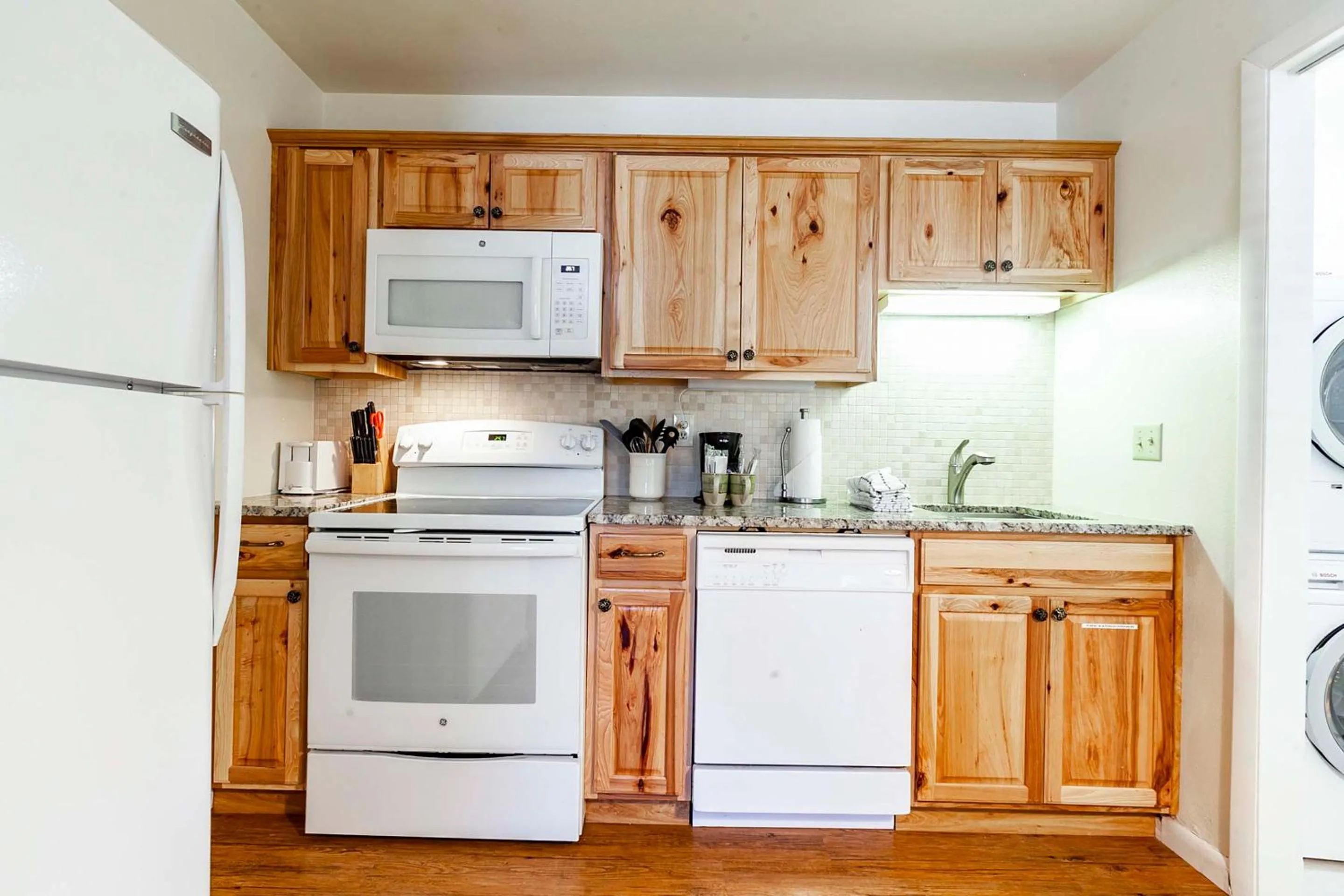 Kitchen or kitchenette in Red Pine Condominiums by All Seasons Resort Lodging