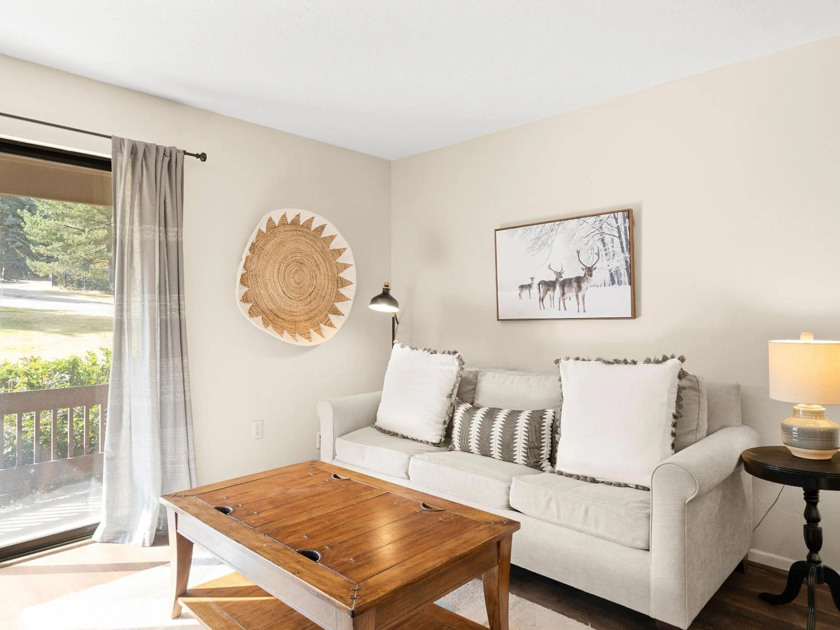 Living room in Red Pine Condominiums by All Seasons Resort Lodging