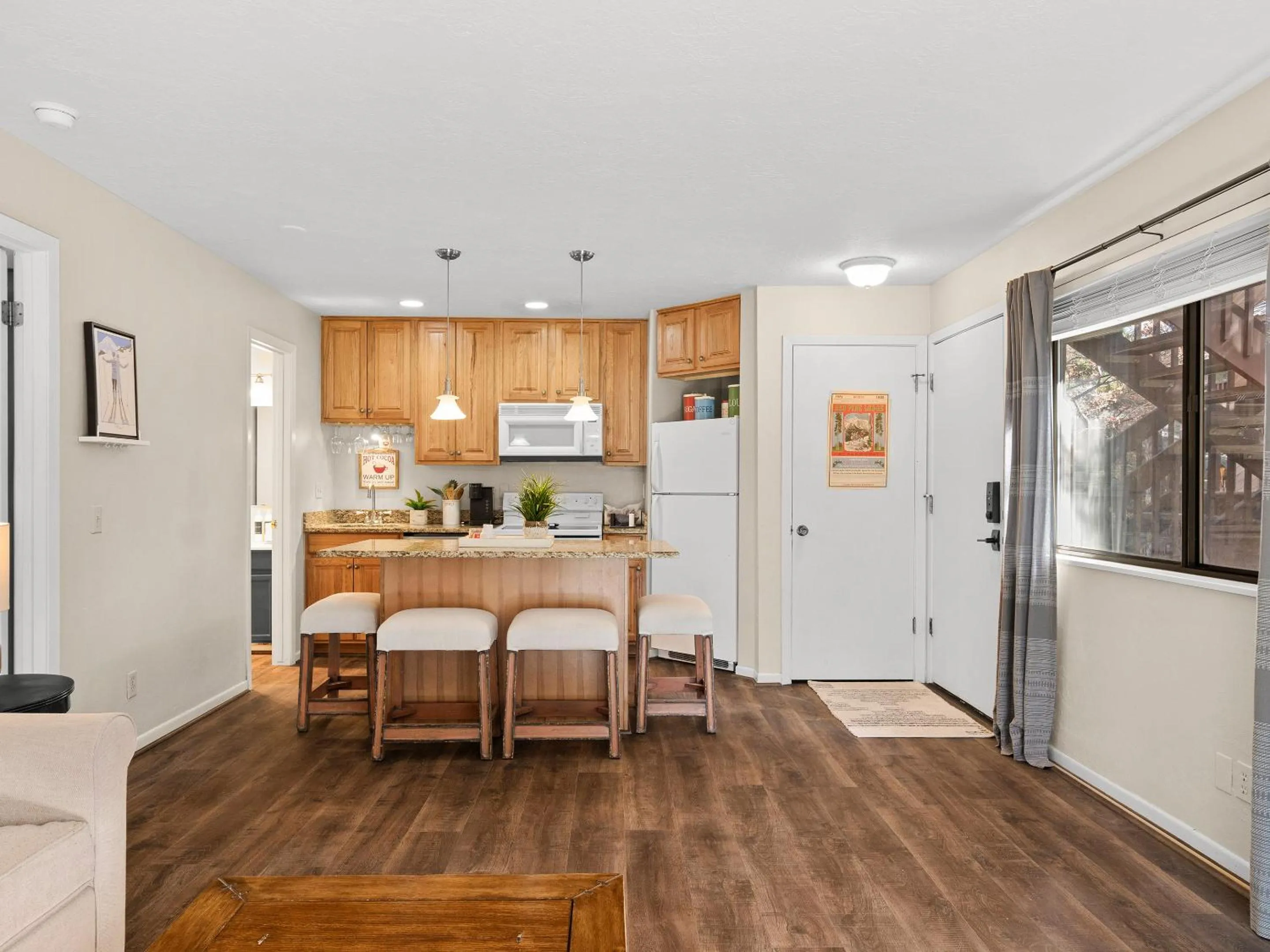 Kitchen or kitchenette in Red Pine Condominiums by All Seasons Resort Lodging