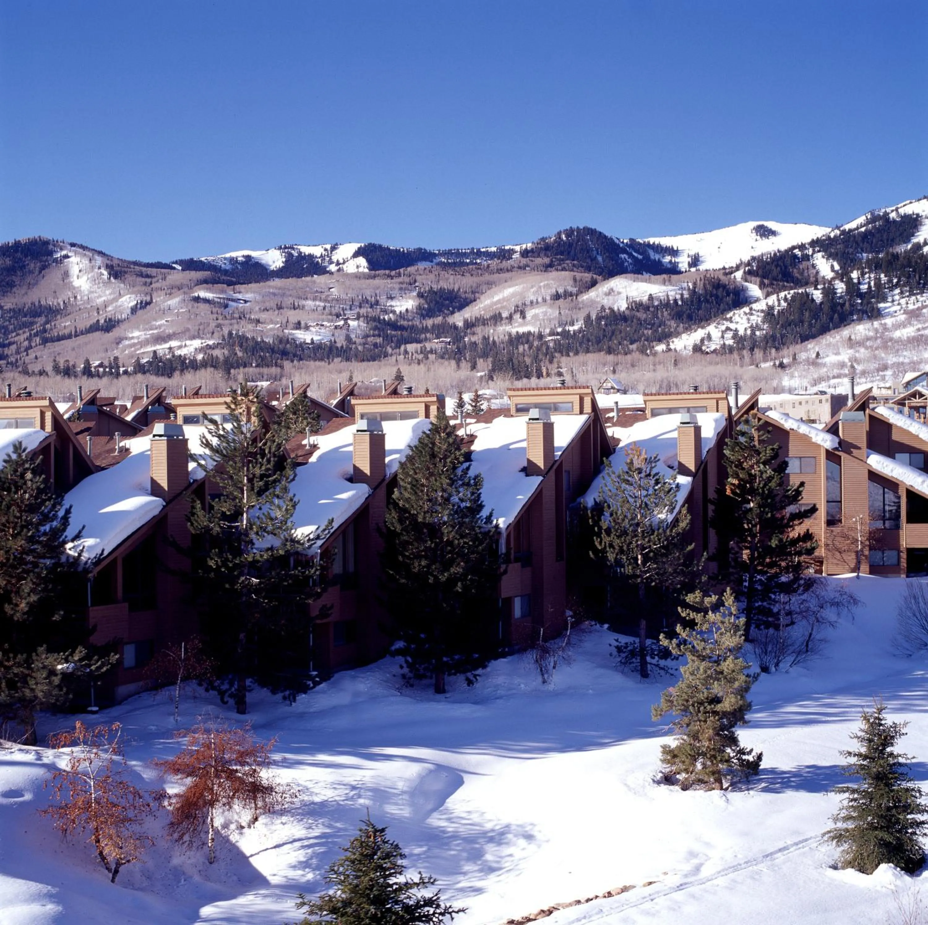 Facade/entrance in Red Pine Condominiums by All Seasons Resort Lodging