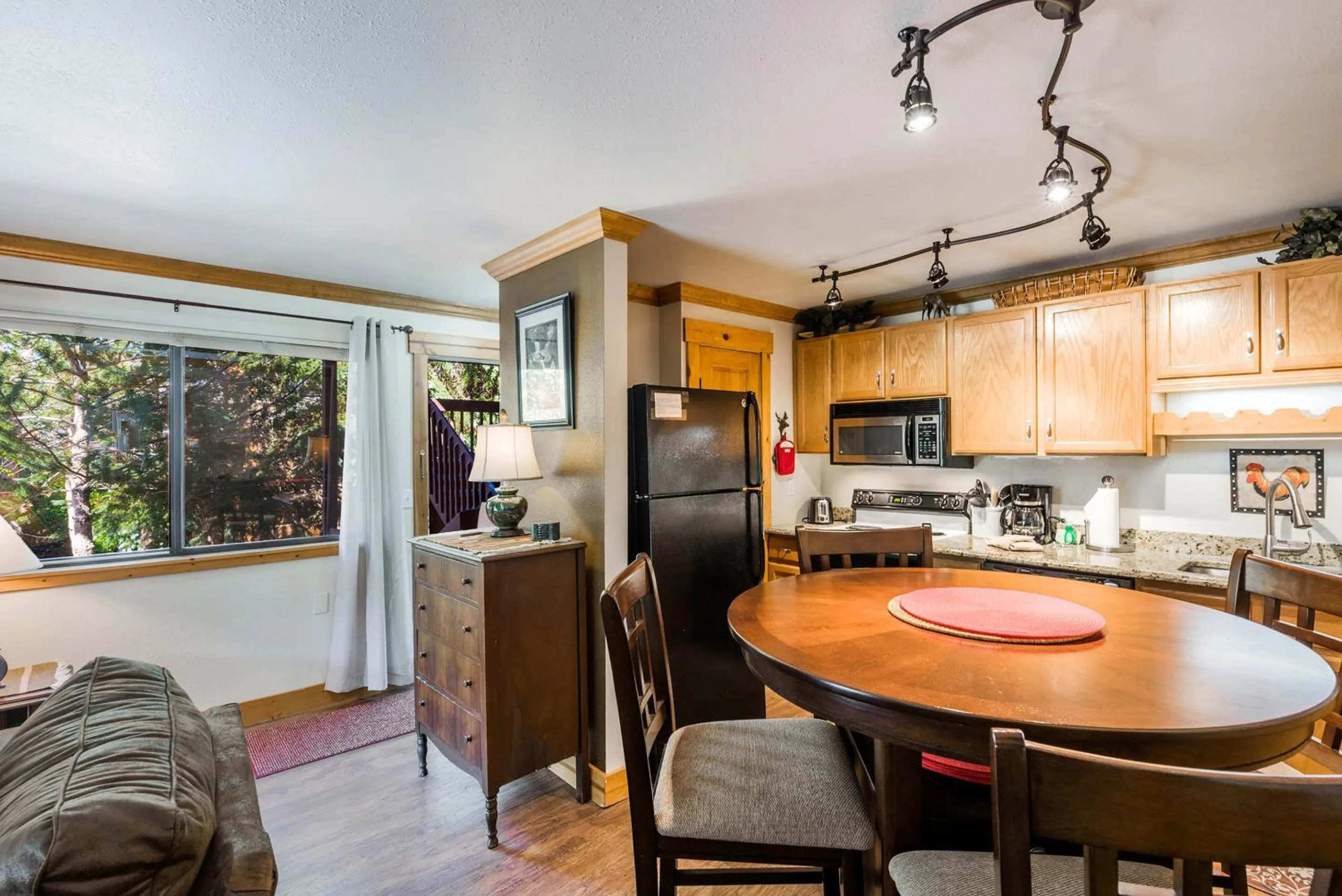 Kitchen or kitchenette in Red Pine Condominiums by All Seasons Resort Lodging