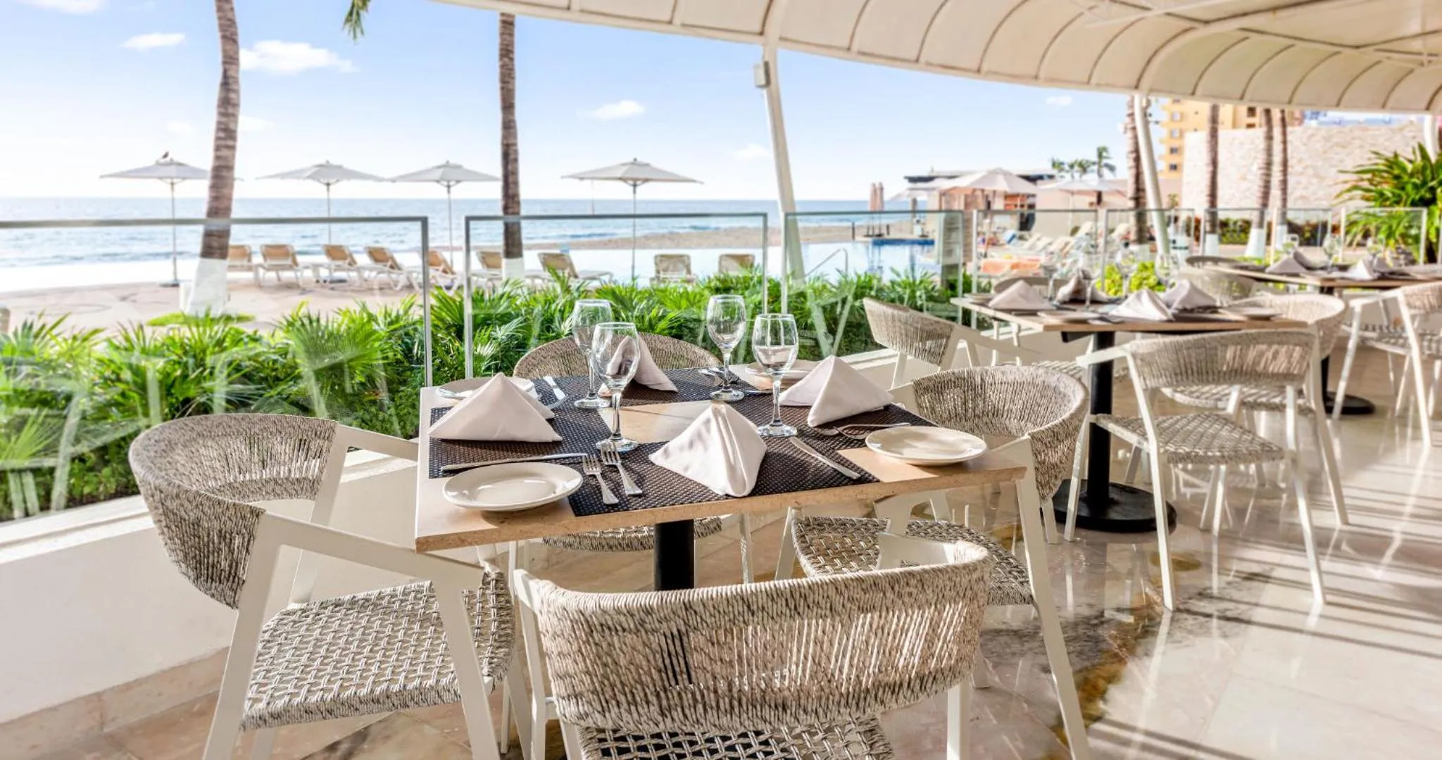 Restaurant/places to eat in Park Royal Beach Mazatlán