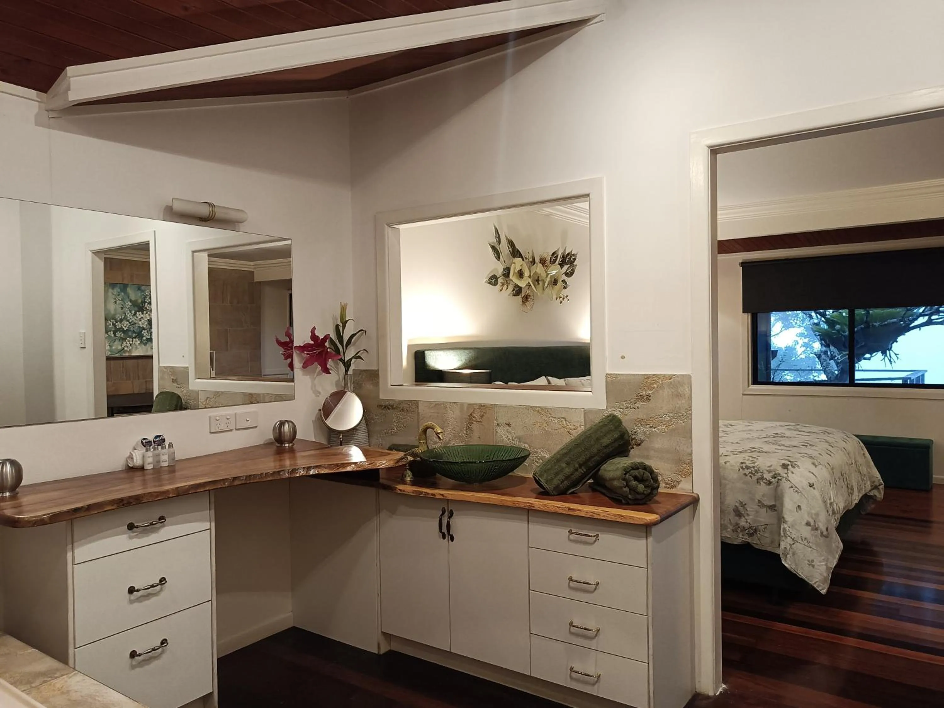 Escarpment Retreat & Day Spa for Couples