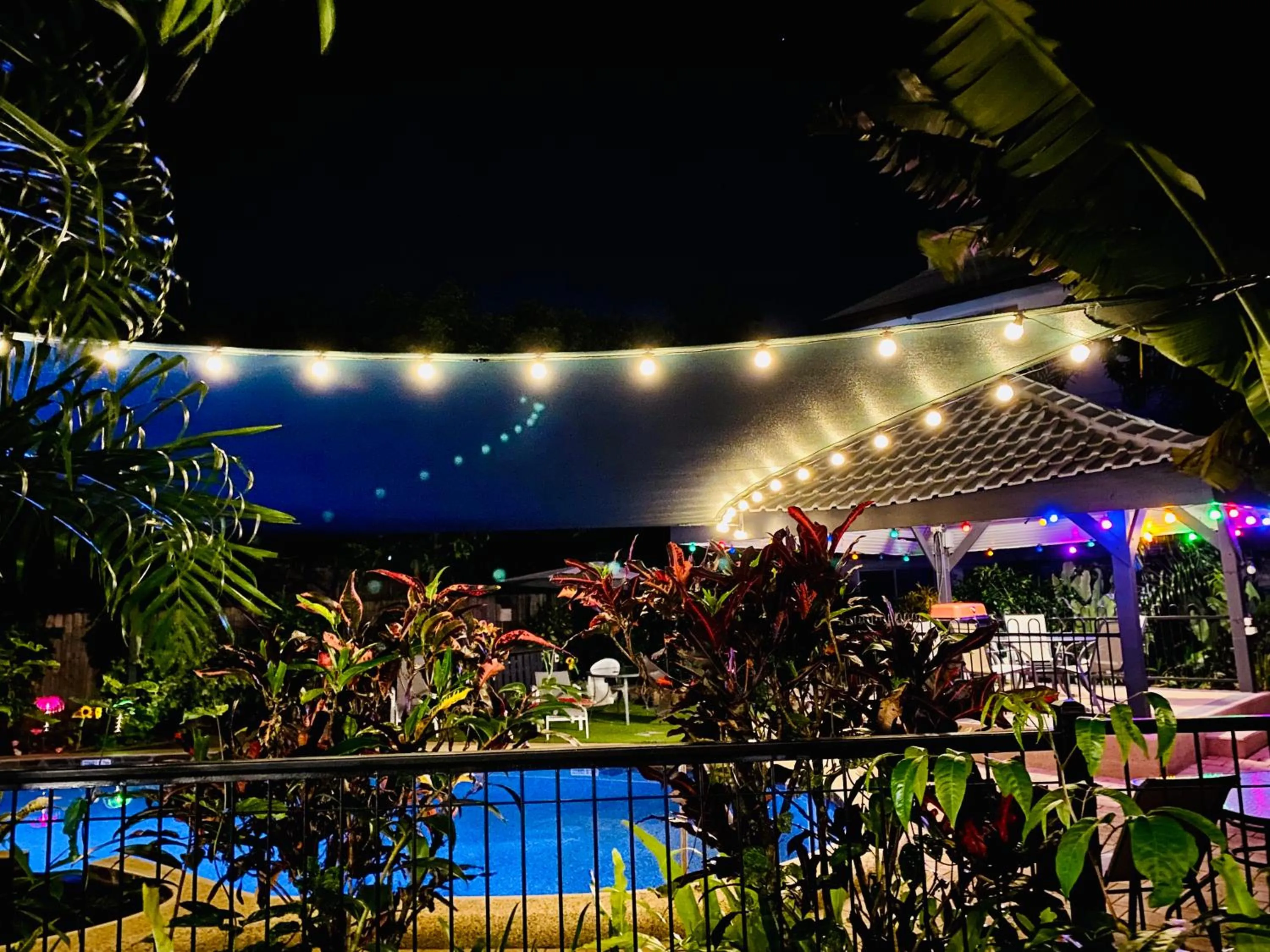 Night in Reef Gateway Apartments