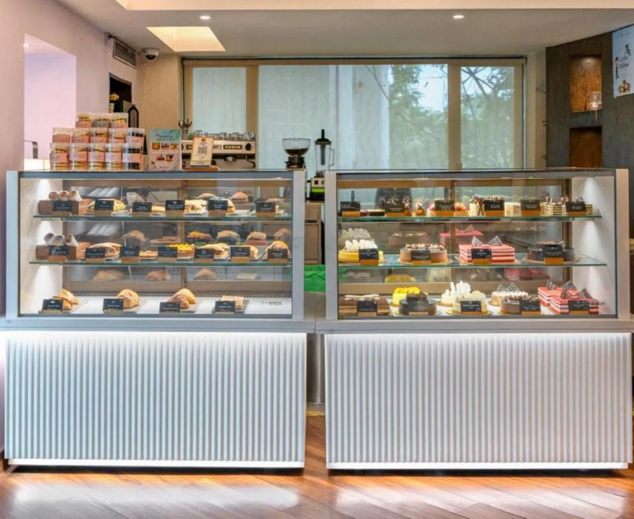 Food and drinks in The Mirador