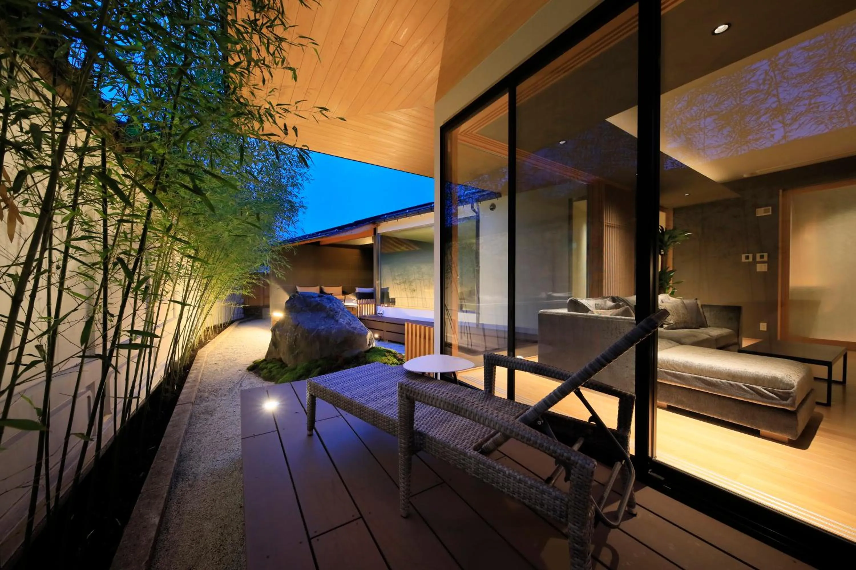 Night, Bed in Fuji Onsenji Yumedono