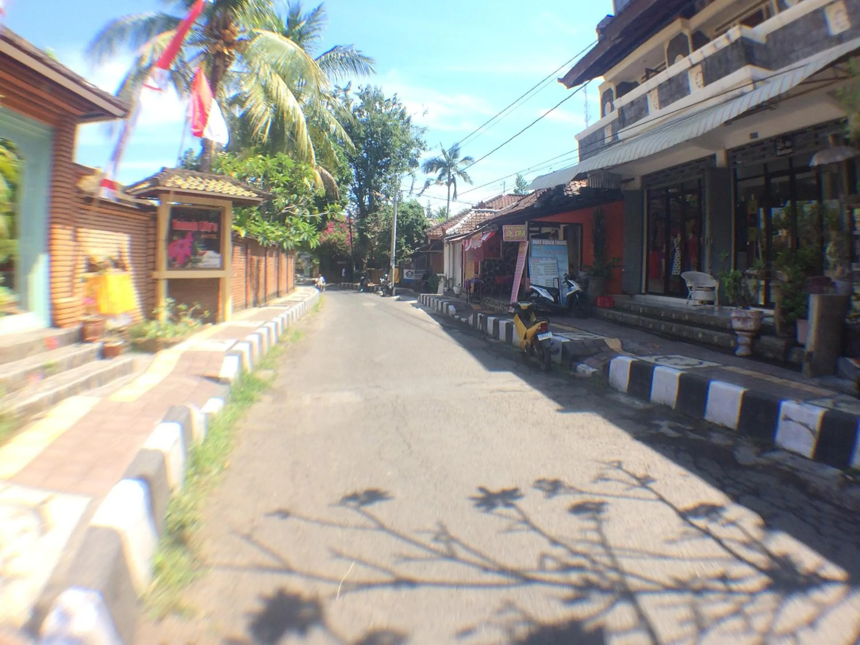 Restaurant/places to eat in Taman Lily's Hotel