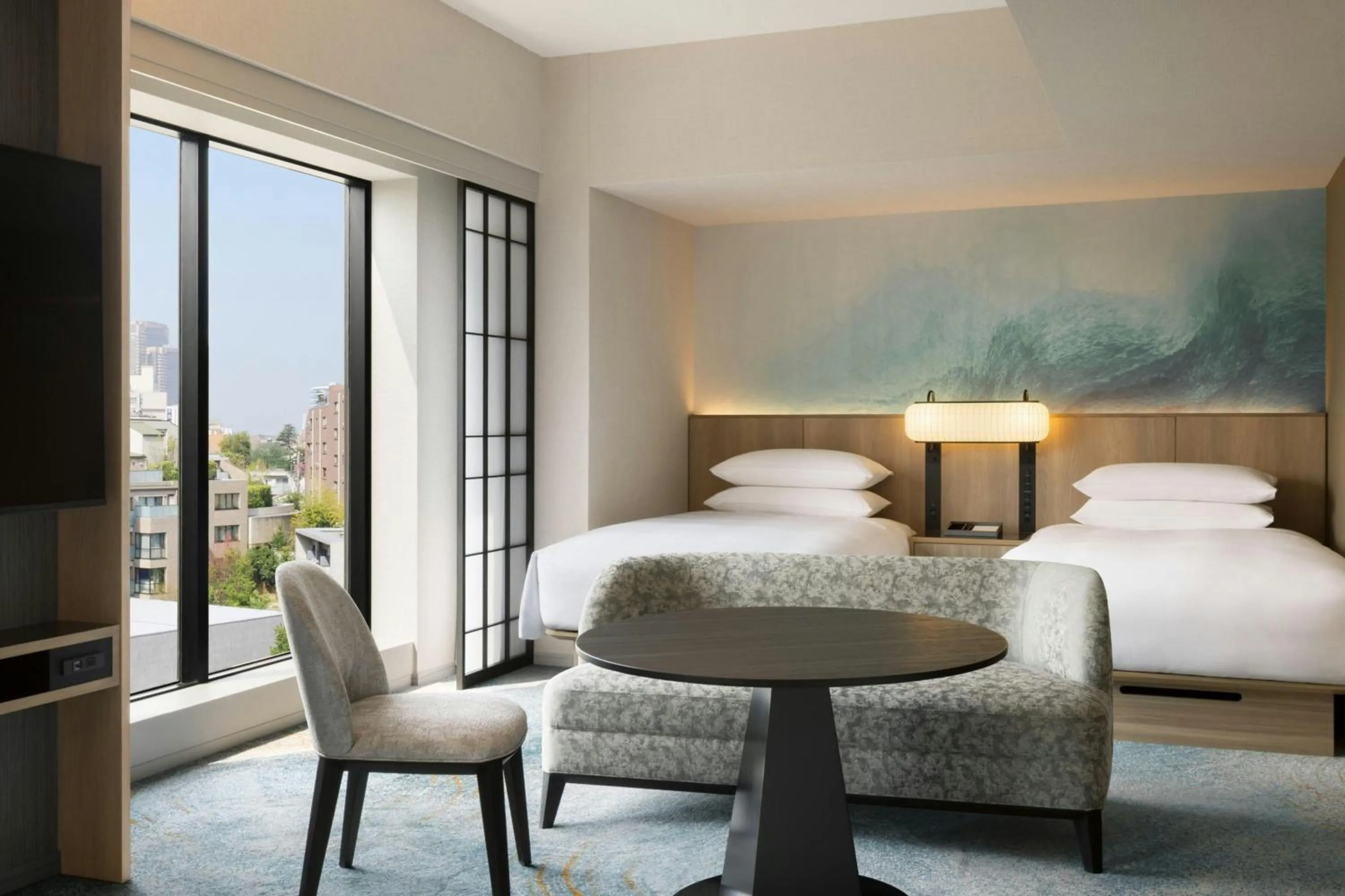 Photo of the whole room, Bed in Sheraton Miyako Hotel Tokyo