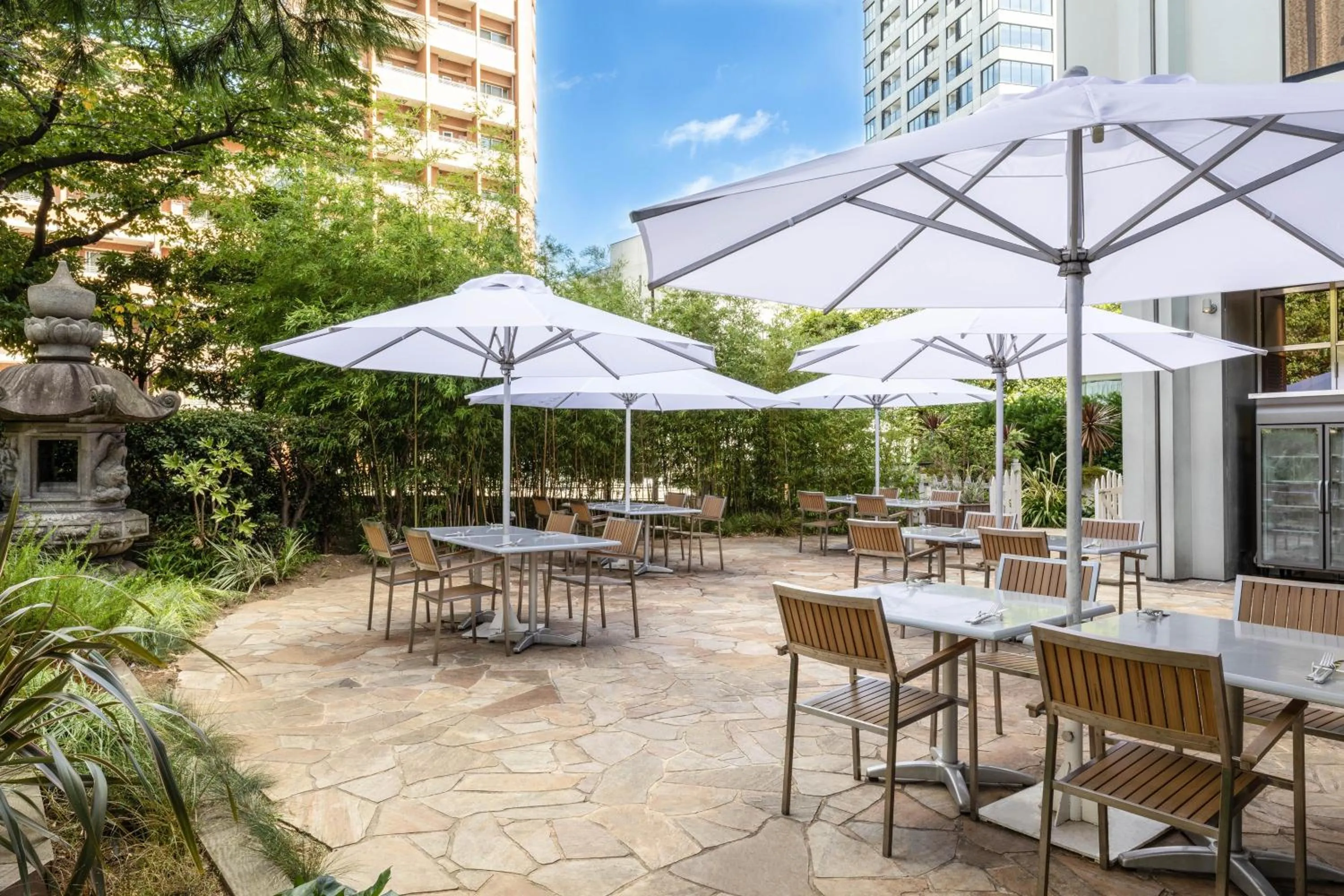 Restaurant/places to eat in Sheraton Miyako Hotel Tokyo