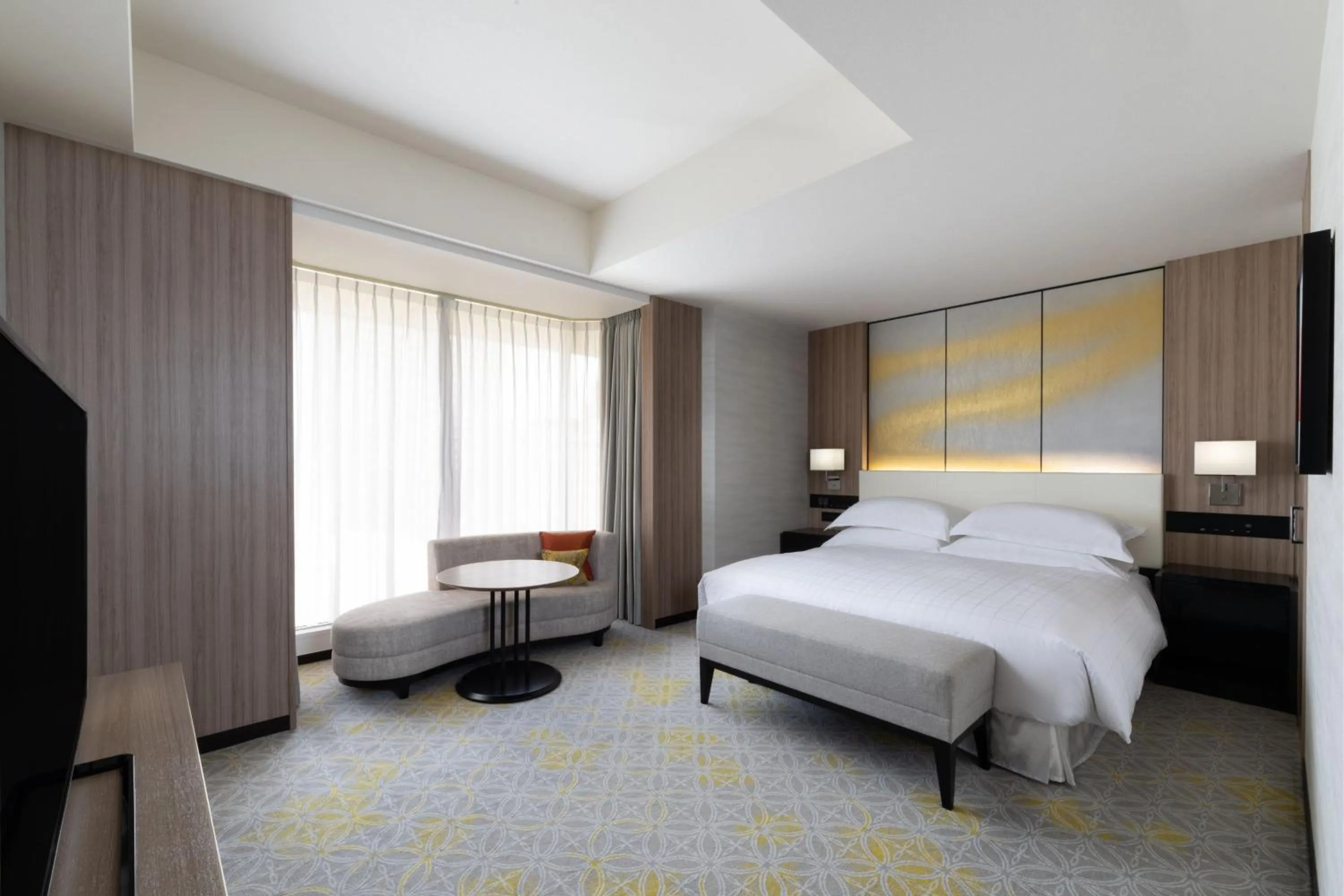 Photo of the whole room, Bed in Sheraton Miyako Hotel Tokyo