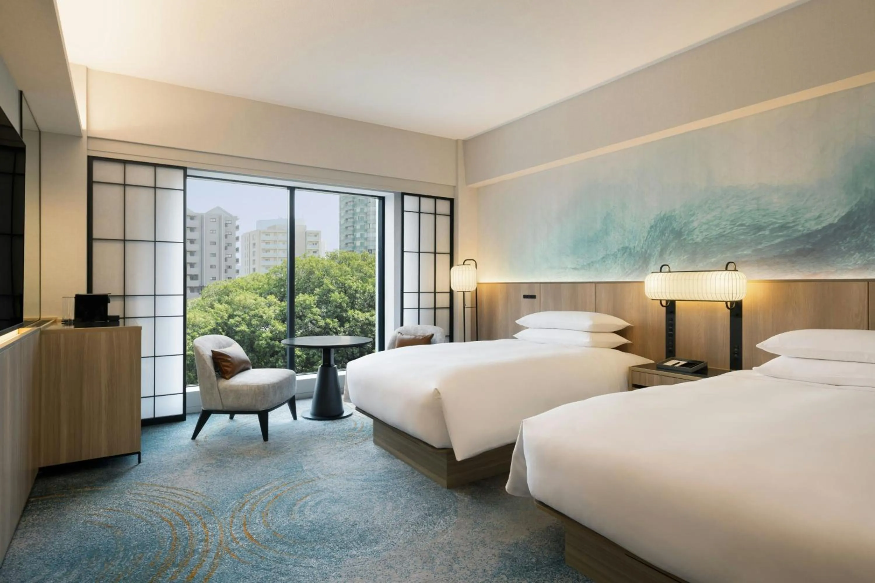 Photo of the whole room, Bed in Sheraton Miyako Hotel Tokyo