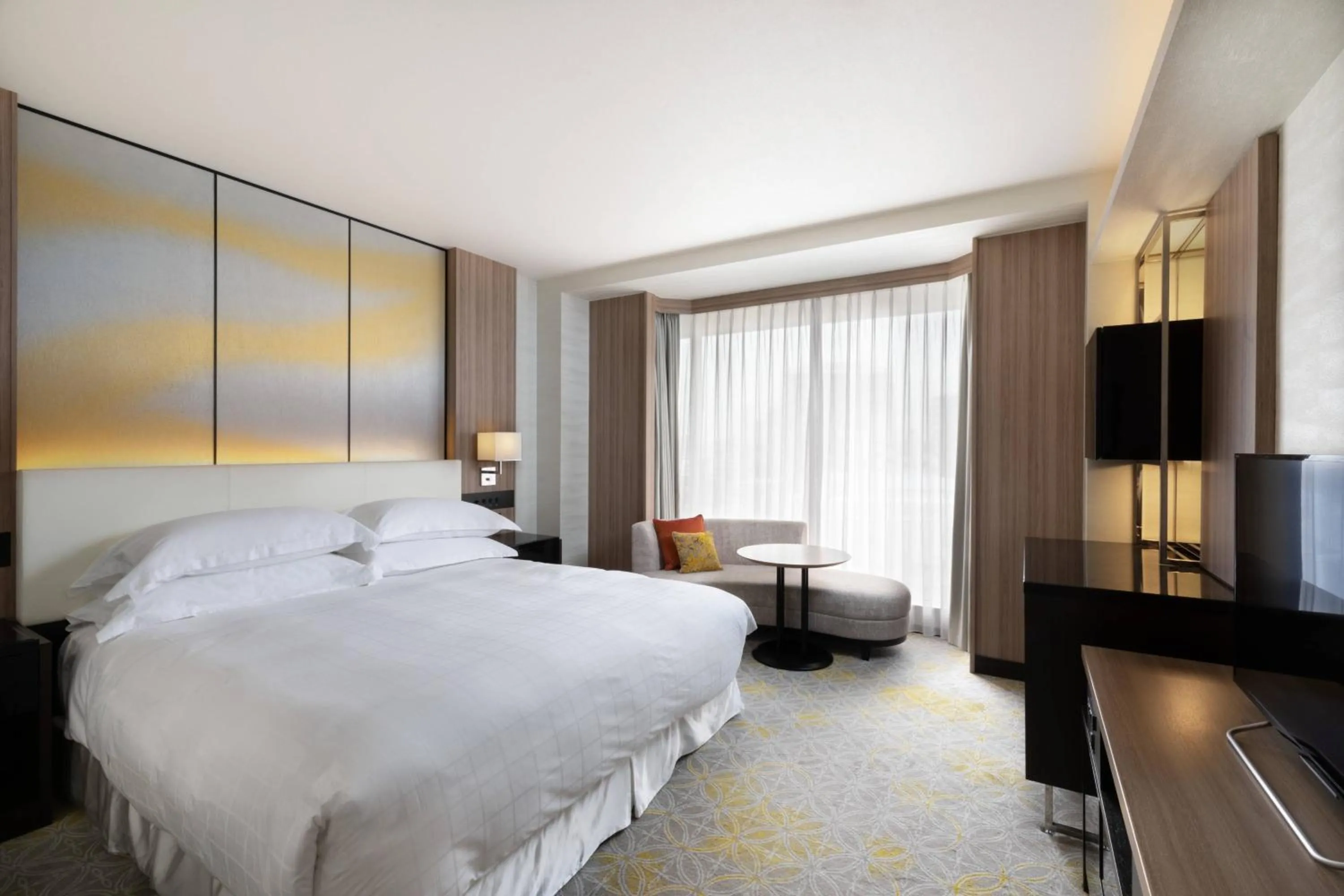 Photo of the whole room, Bed in Sheraton Miyako Hotel Tokyo