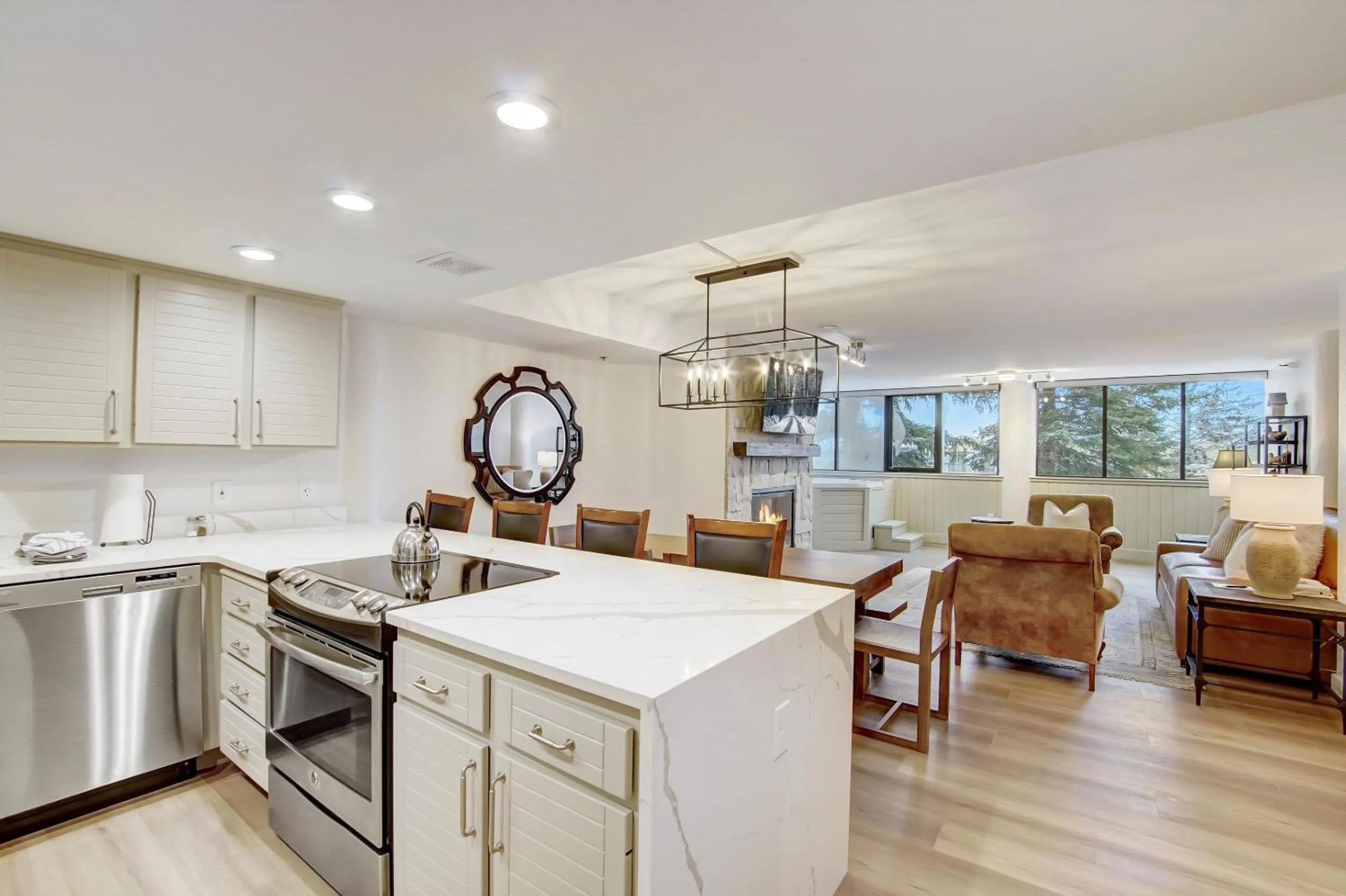 Kitchen or kitchenette in Silver King by All Seasons Resort Lodging