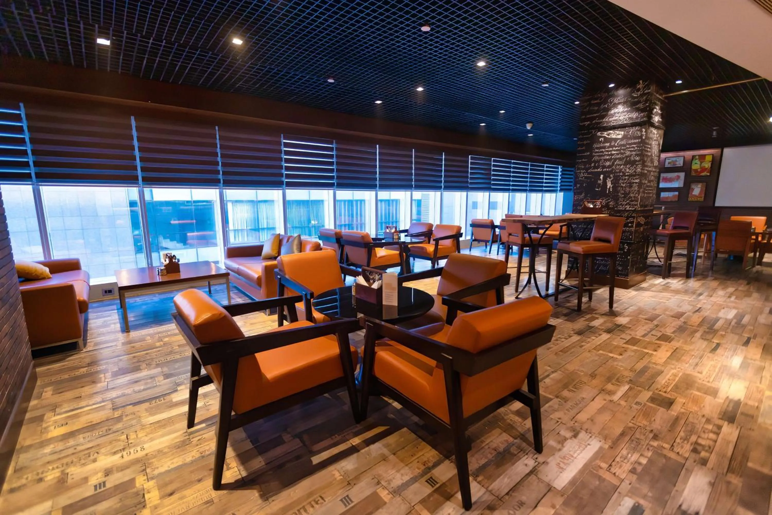 Lounge or bar in Hilton Garden Inn New Delhi/Saket