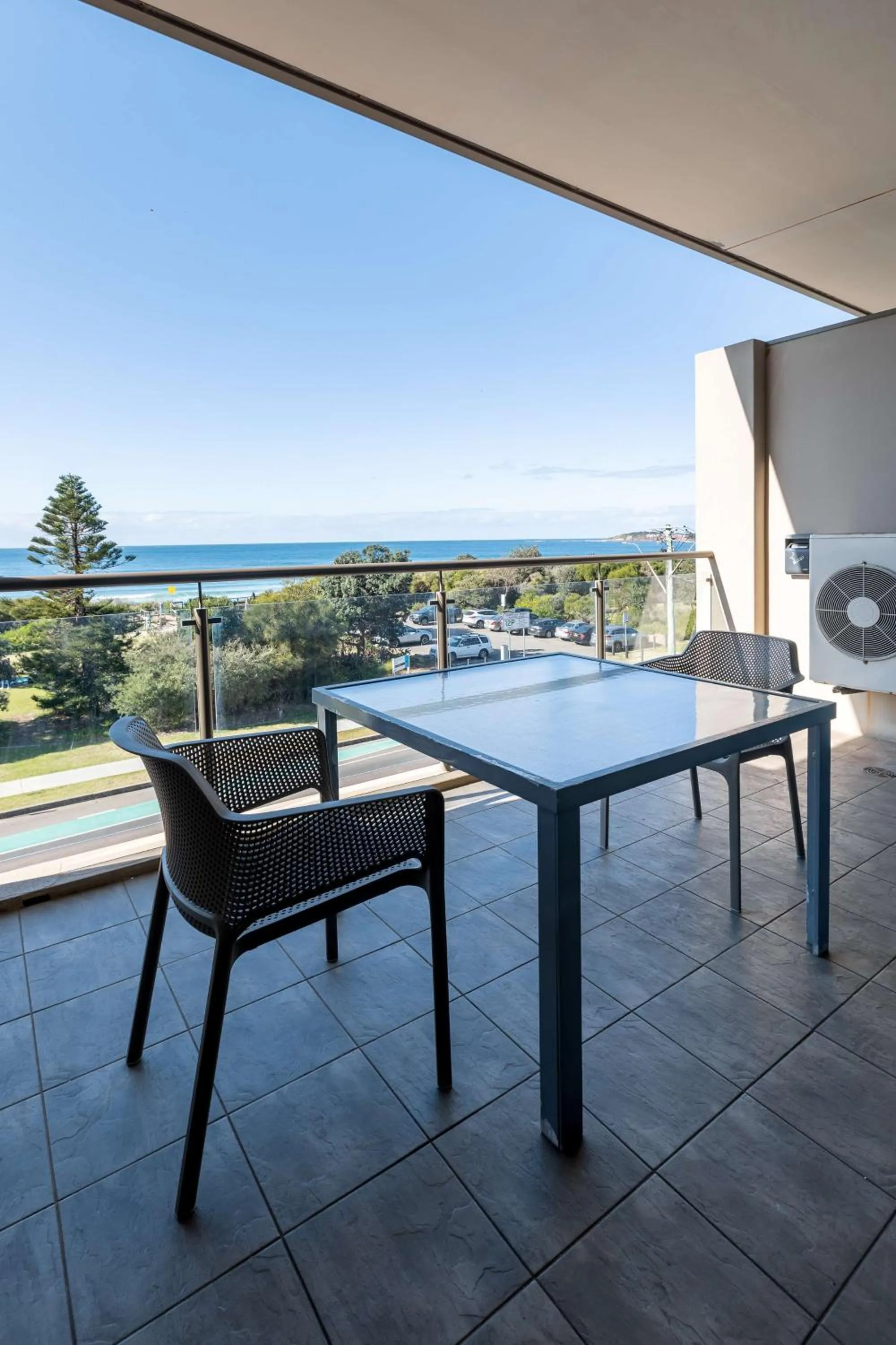 Photo of the whole room in Nightelier Narrabeen