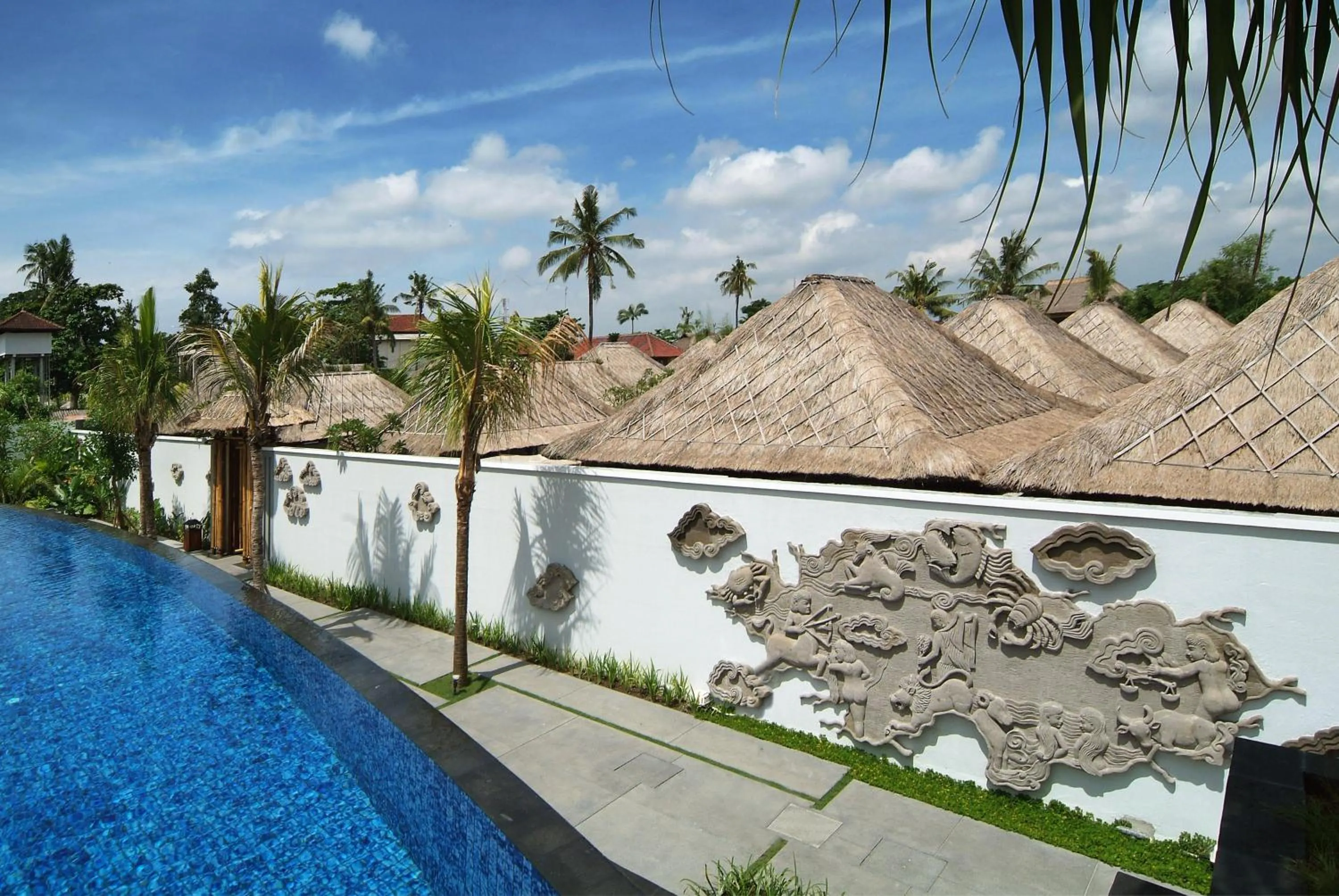 Swimming pool in Villa Mahapala