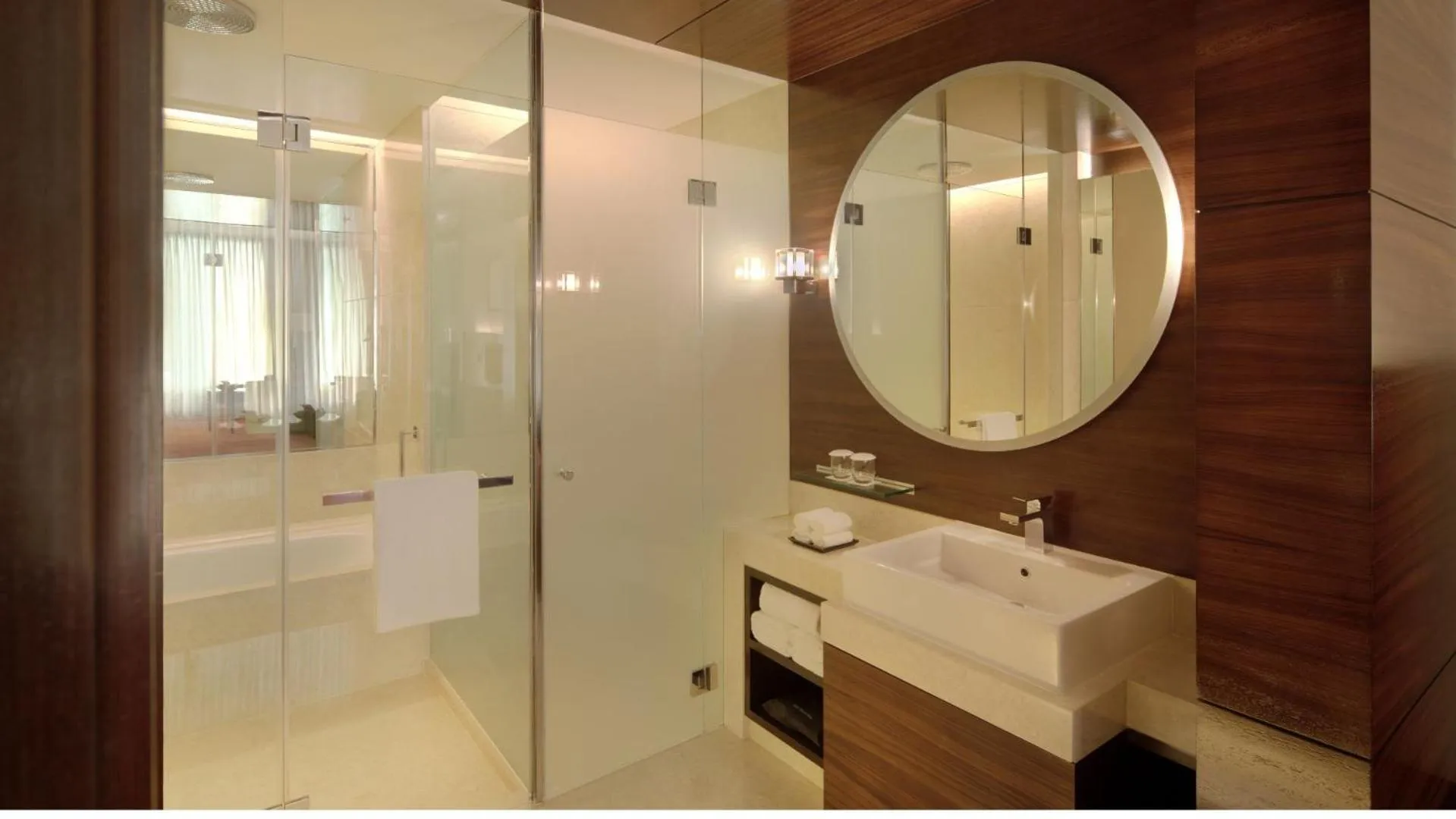 Shower in JW Marriott Pune