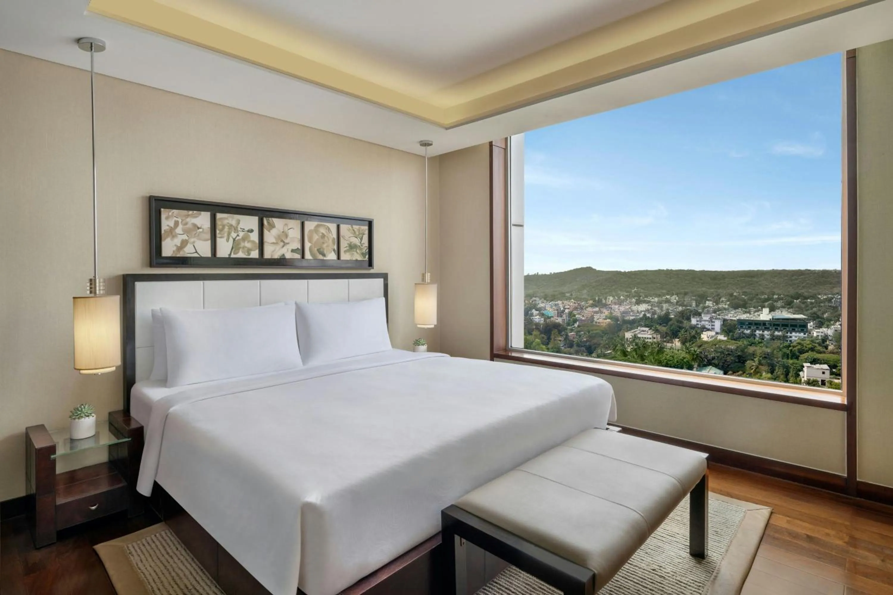 Photo of the whole room, Bed in JW Marriott Pune