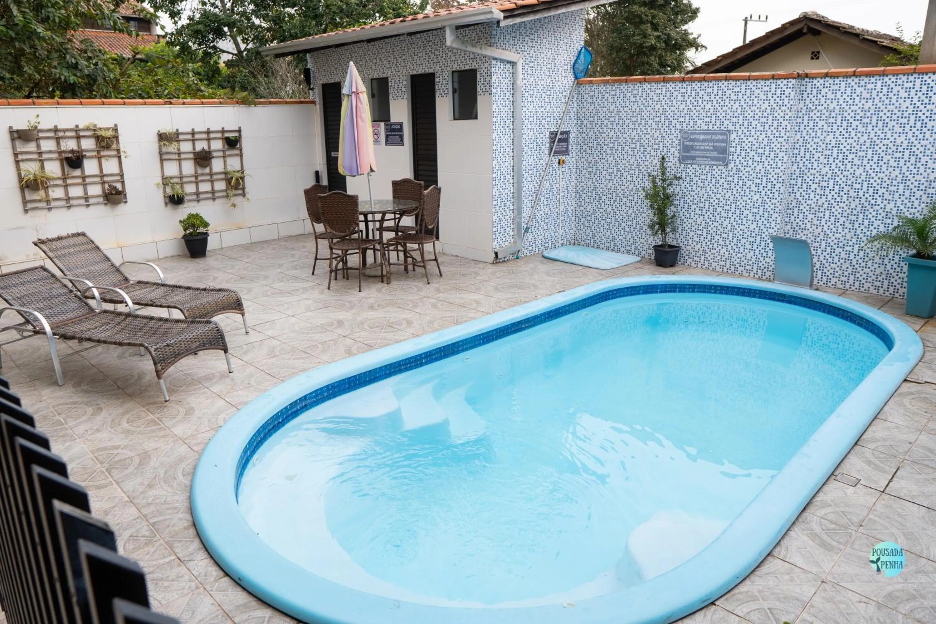 Swimming pool in Pousada Penha 1 Beto Carrero