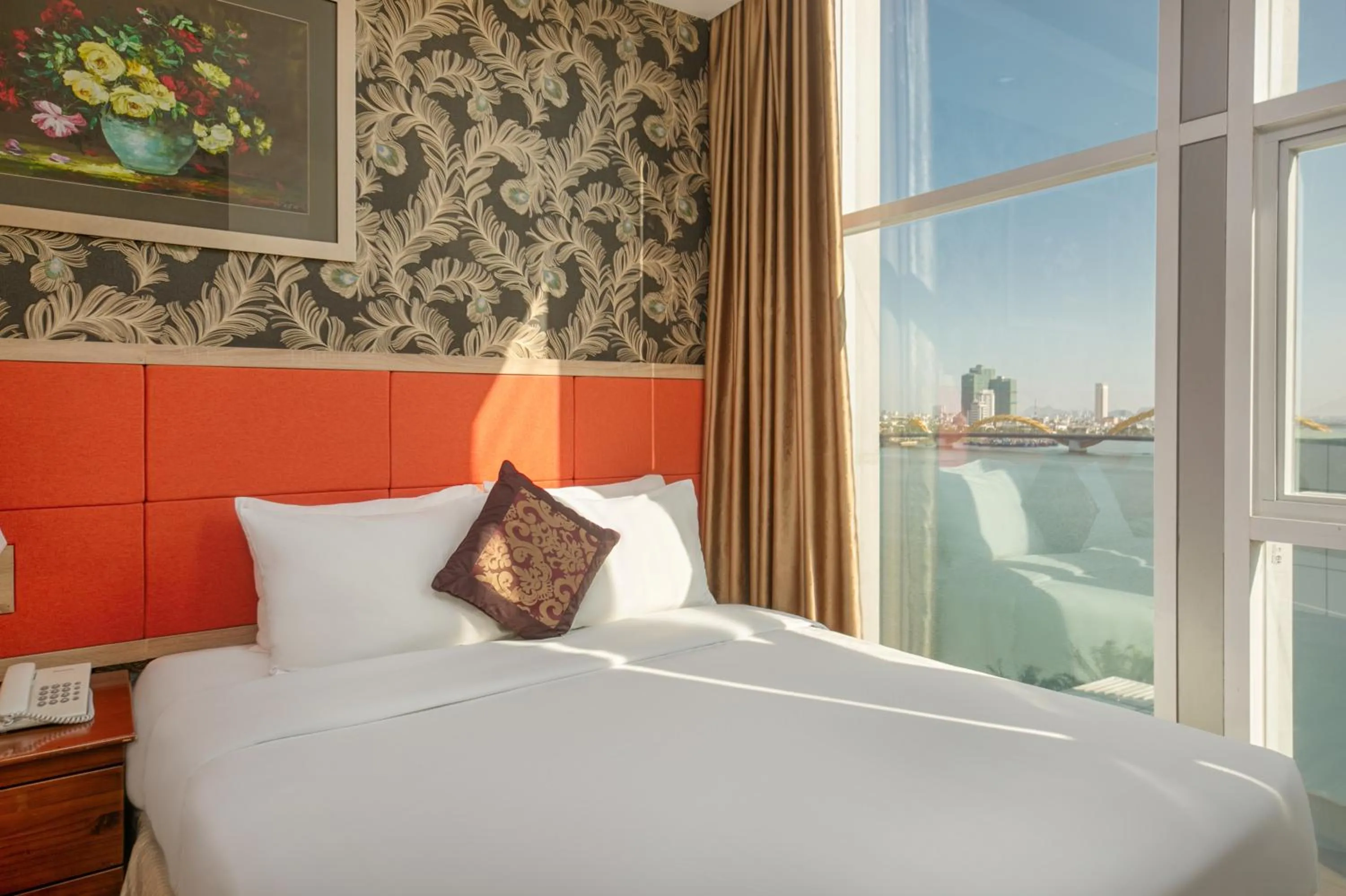 Bed in Sun River Hotel