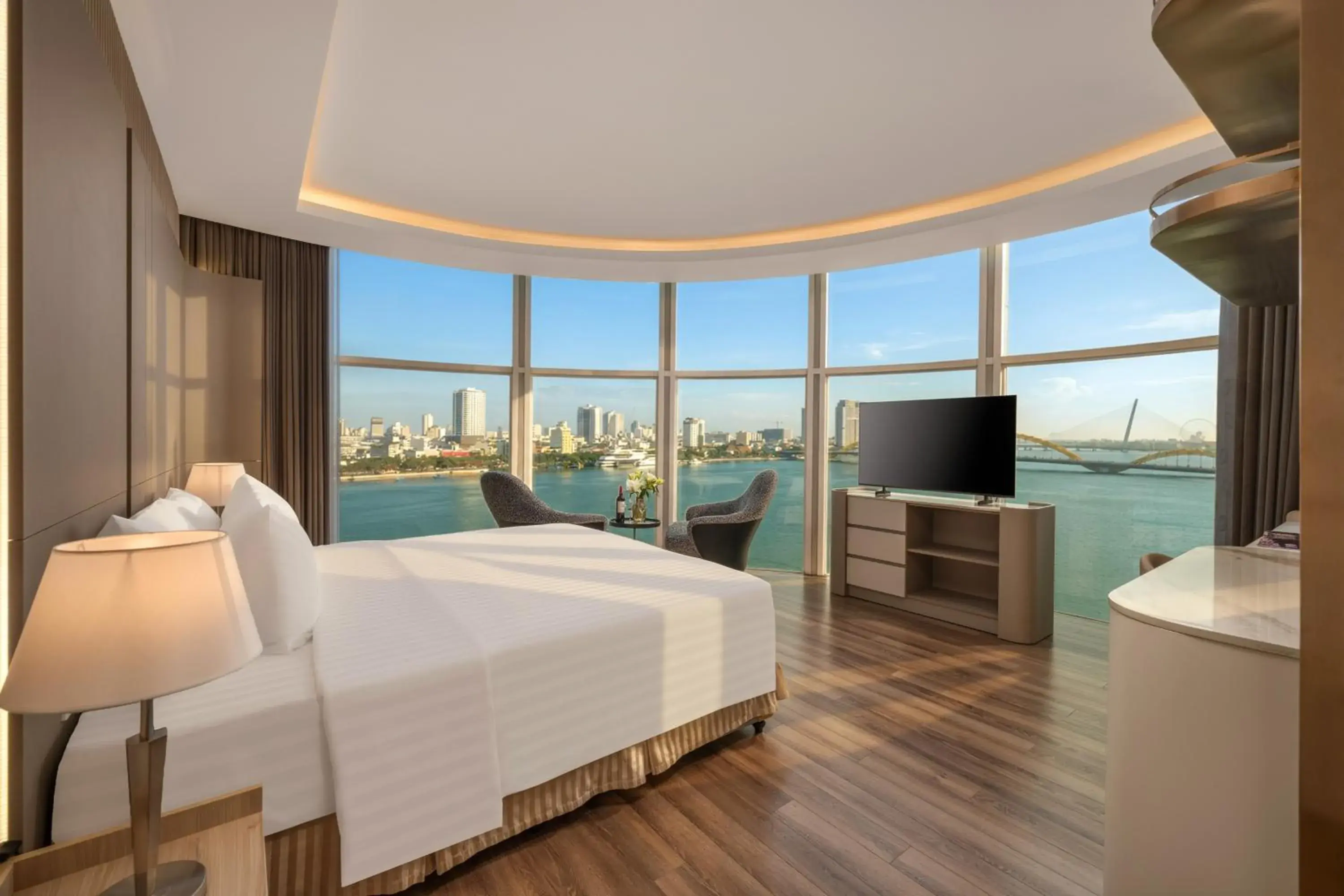 Large Double Room in Sun River Hotel Large Double Room in Sun River Hotel