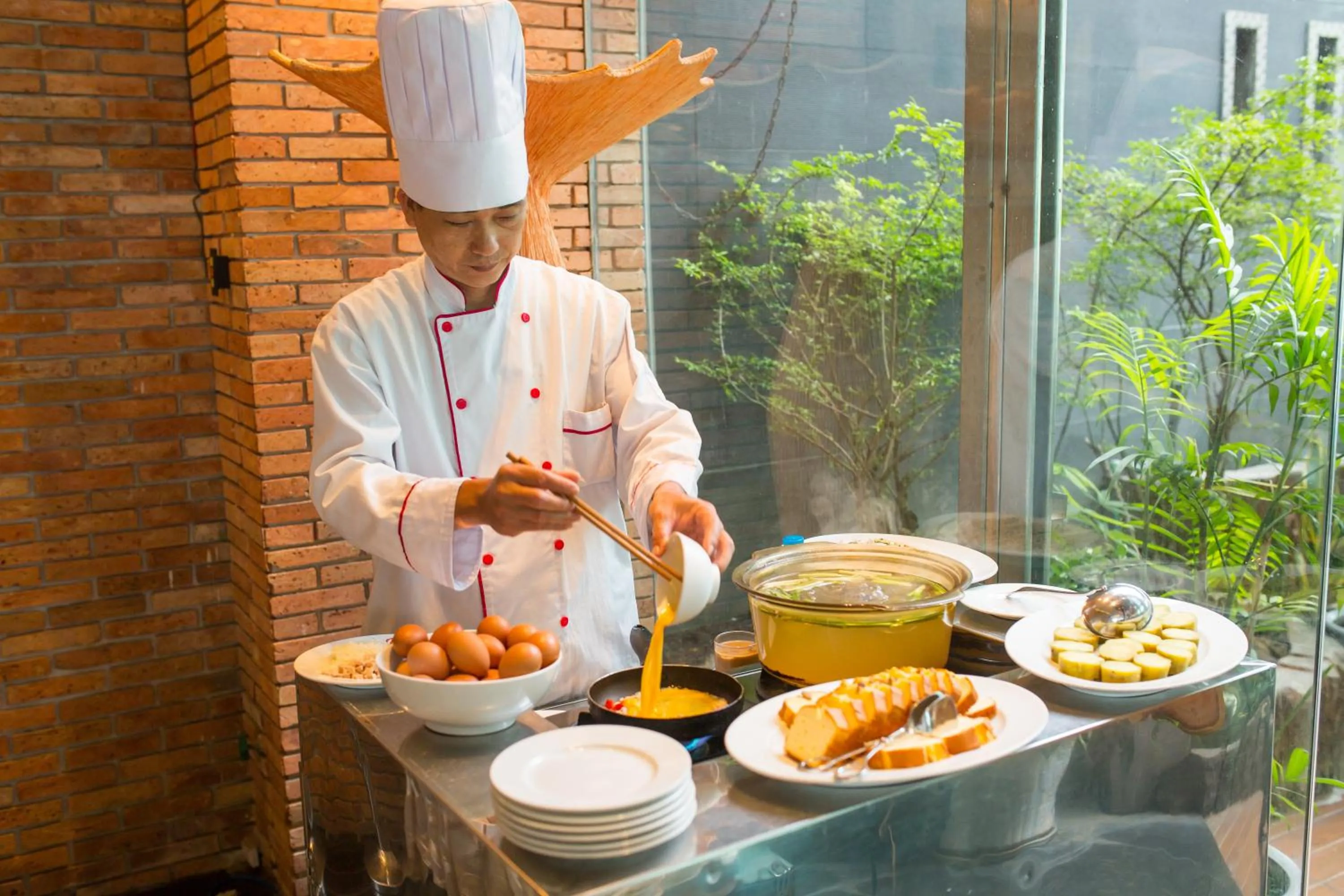 Food and drinks in Sun River Hotel