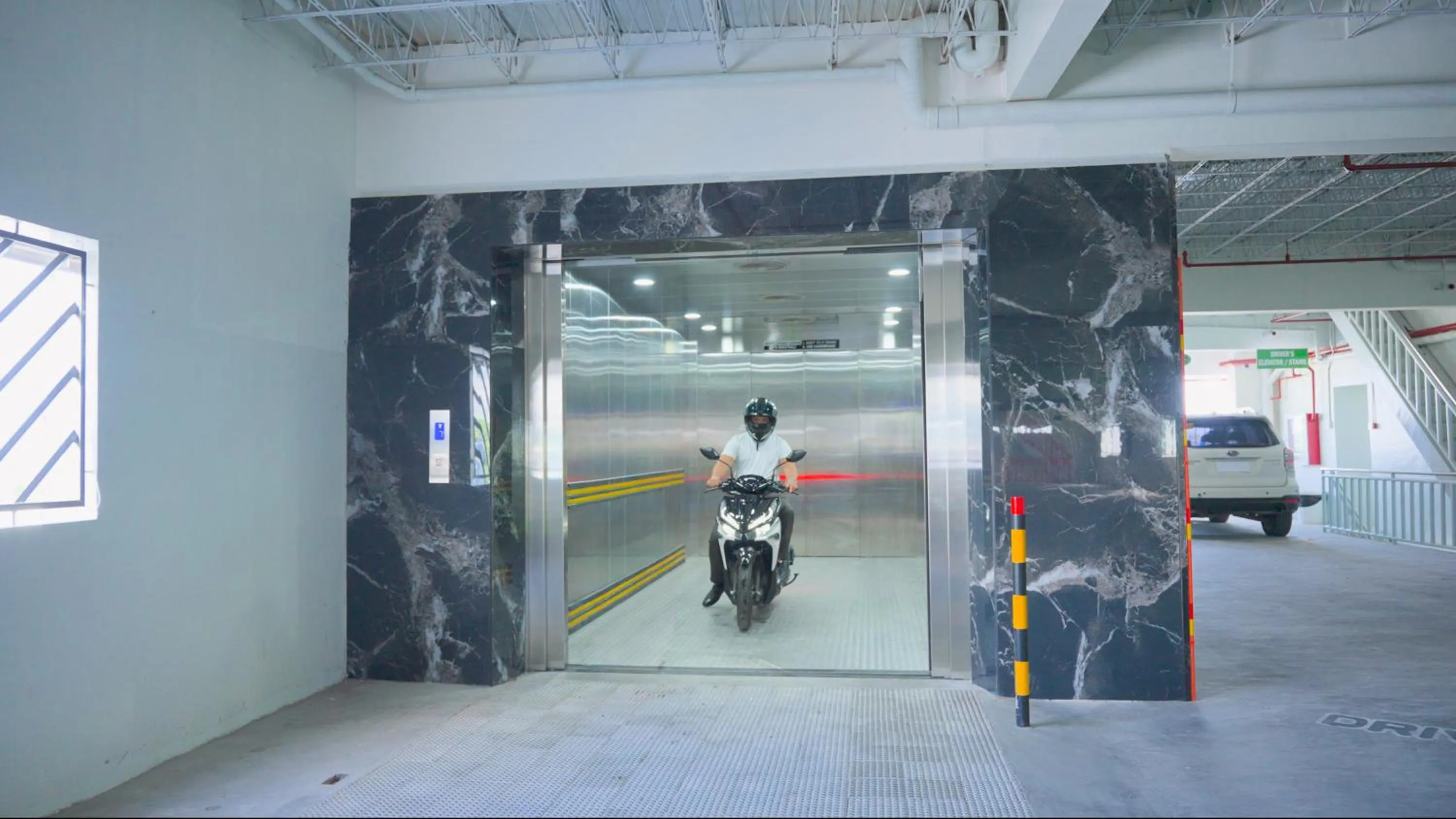 Parking in New Dawn Hotel Plus