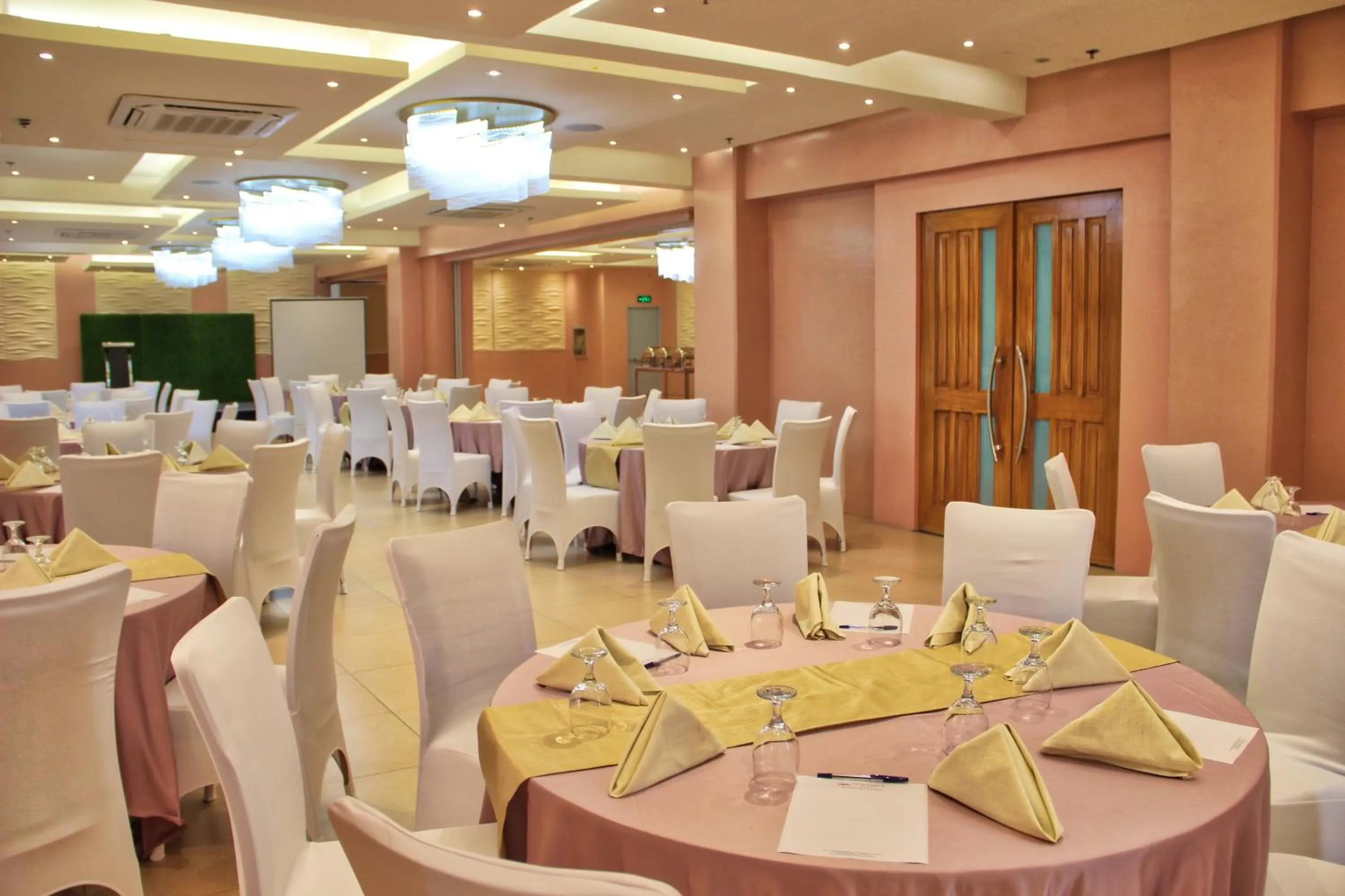 Banquet/Function facilities in New Dawn Hotel Plus