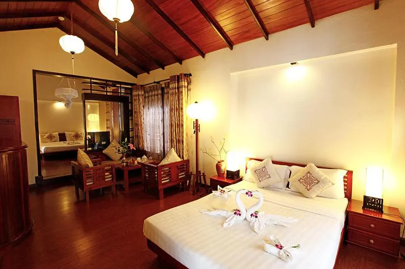 Other, Bed in Long Life Riverside Hotel