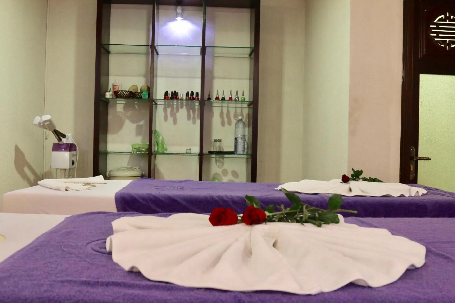 Bed in Long Life Riverside Hotel