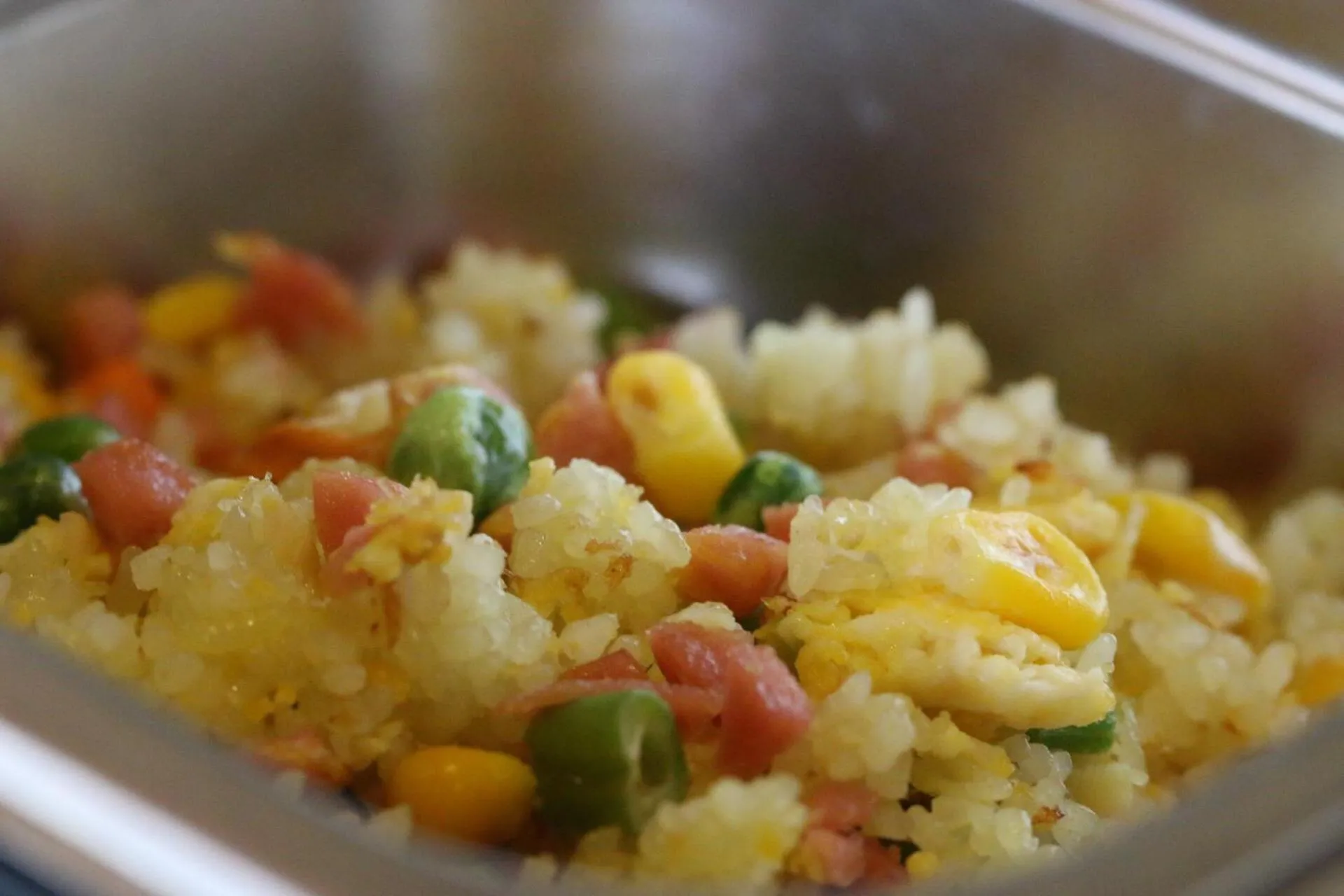 Restaurant/places to eat in Long Life Riverside Hotel