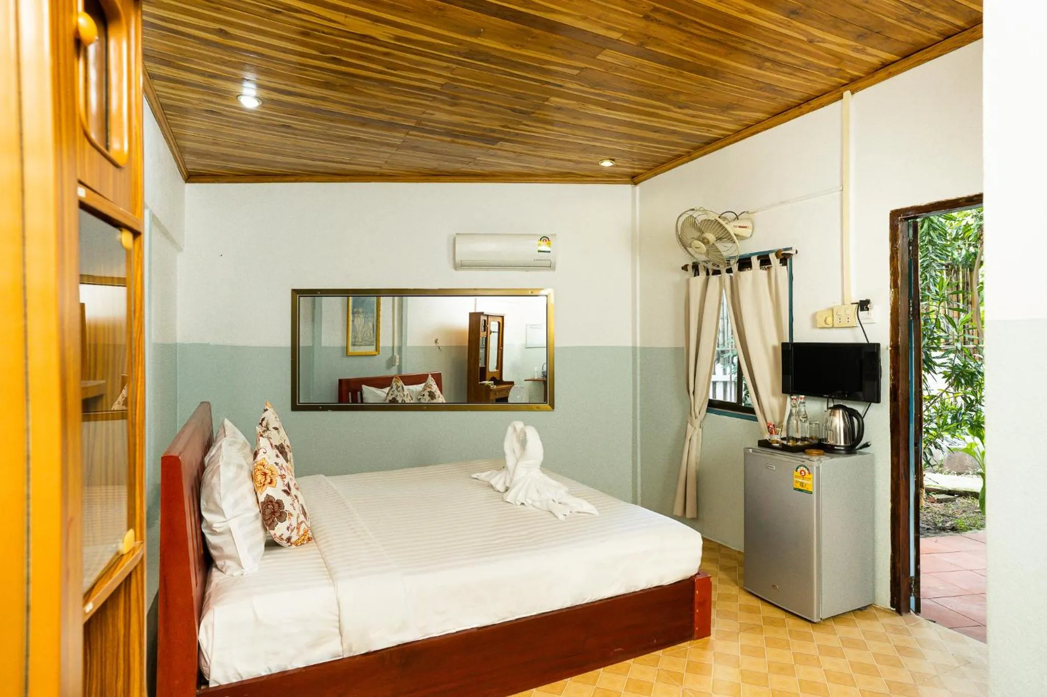 Photo of the whole room, Bed in Villa Khoum Xieng Thong Boutique