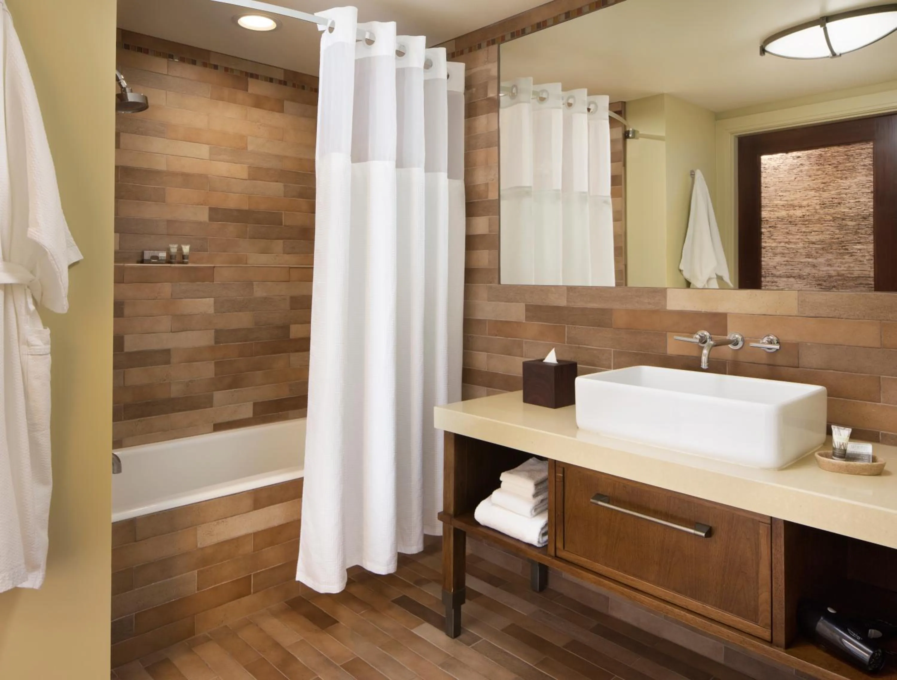 Shower in Hotel Abrego