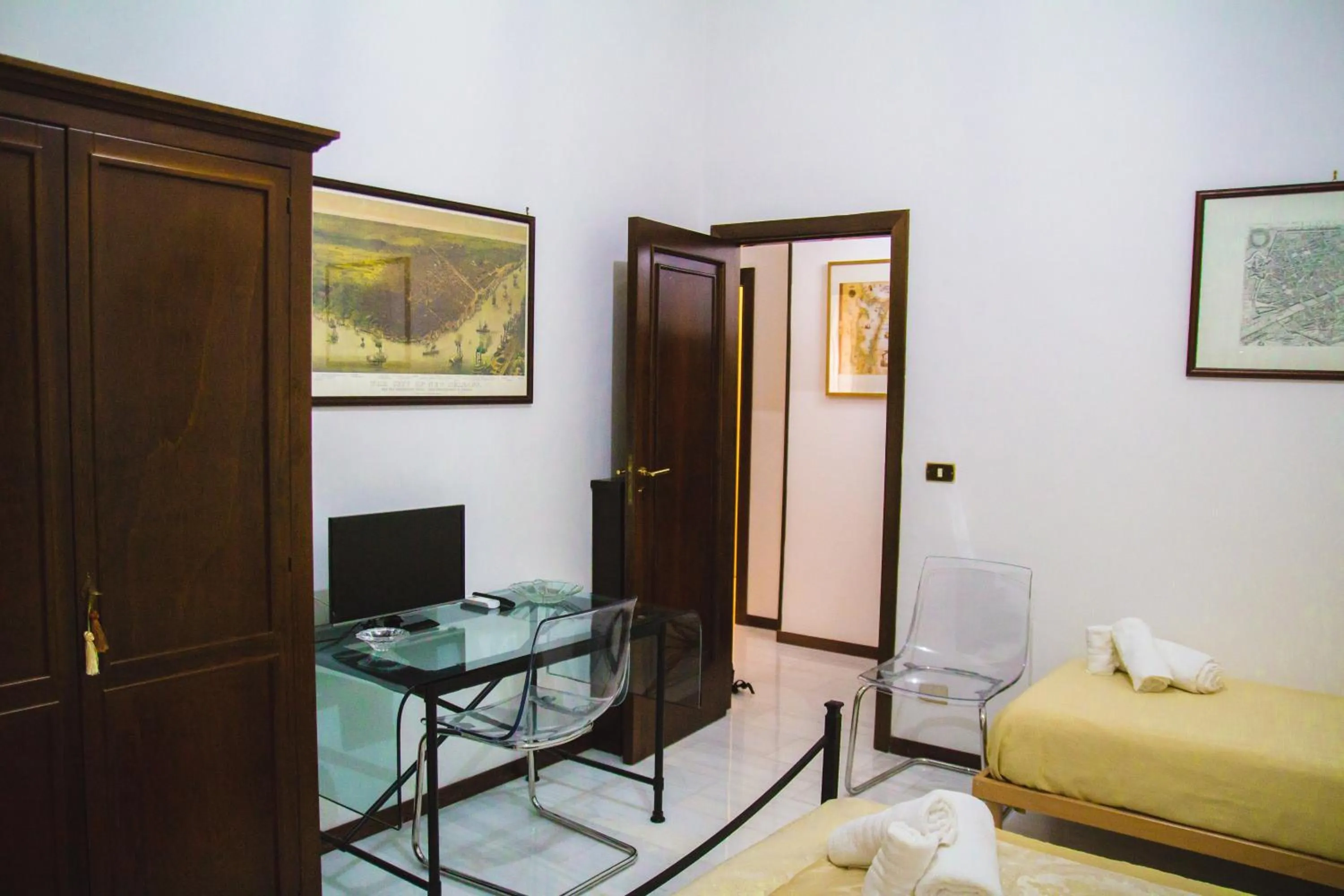 Bedroom, Bed in Easy House