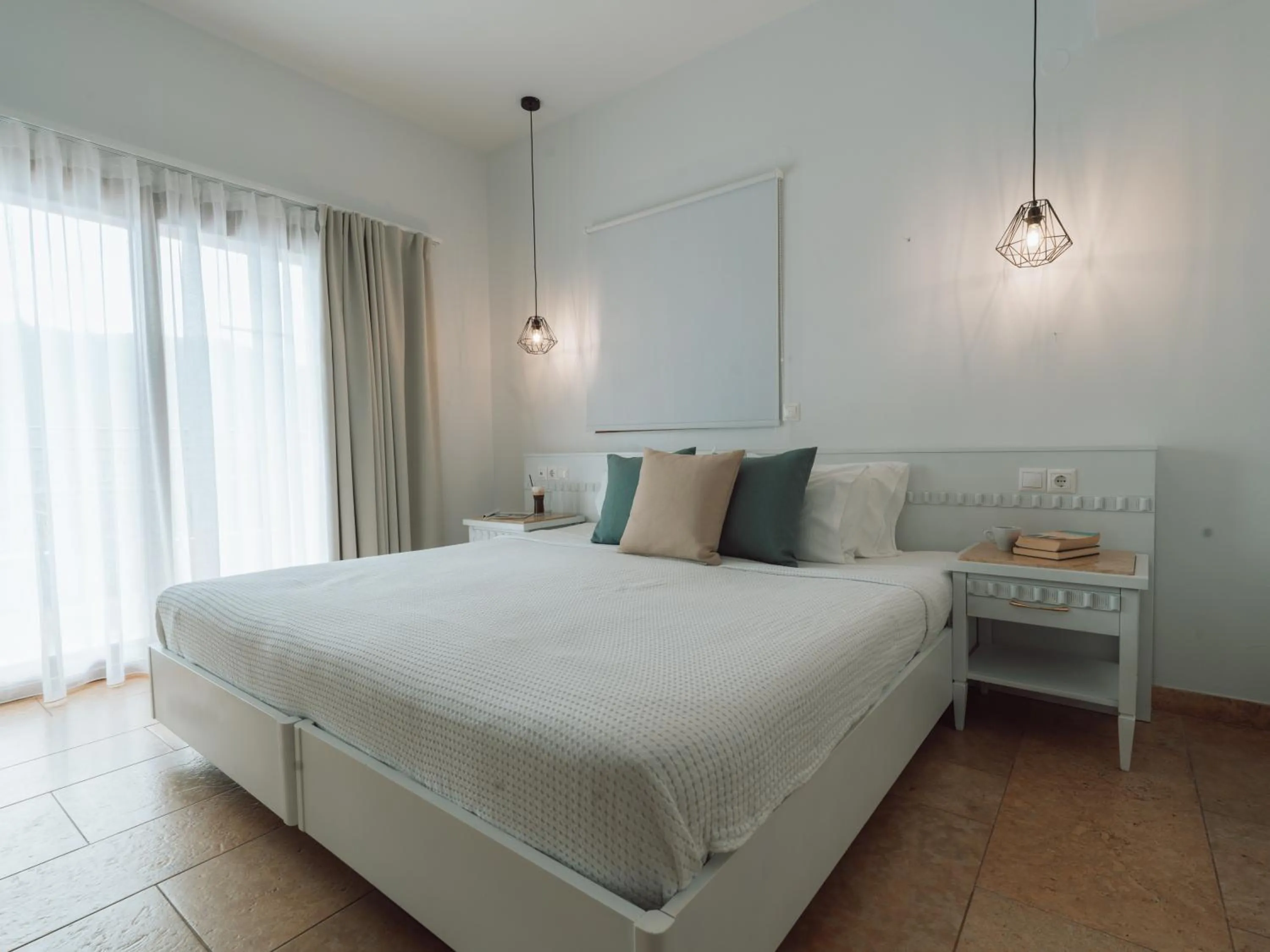 Bedroom, Bed in Dracos Hotel