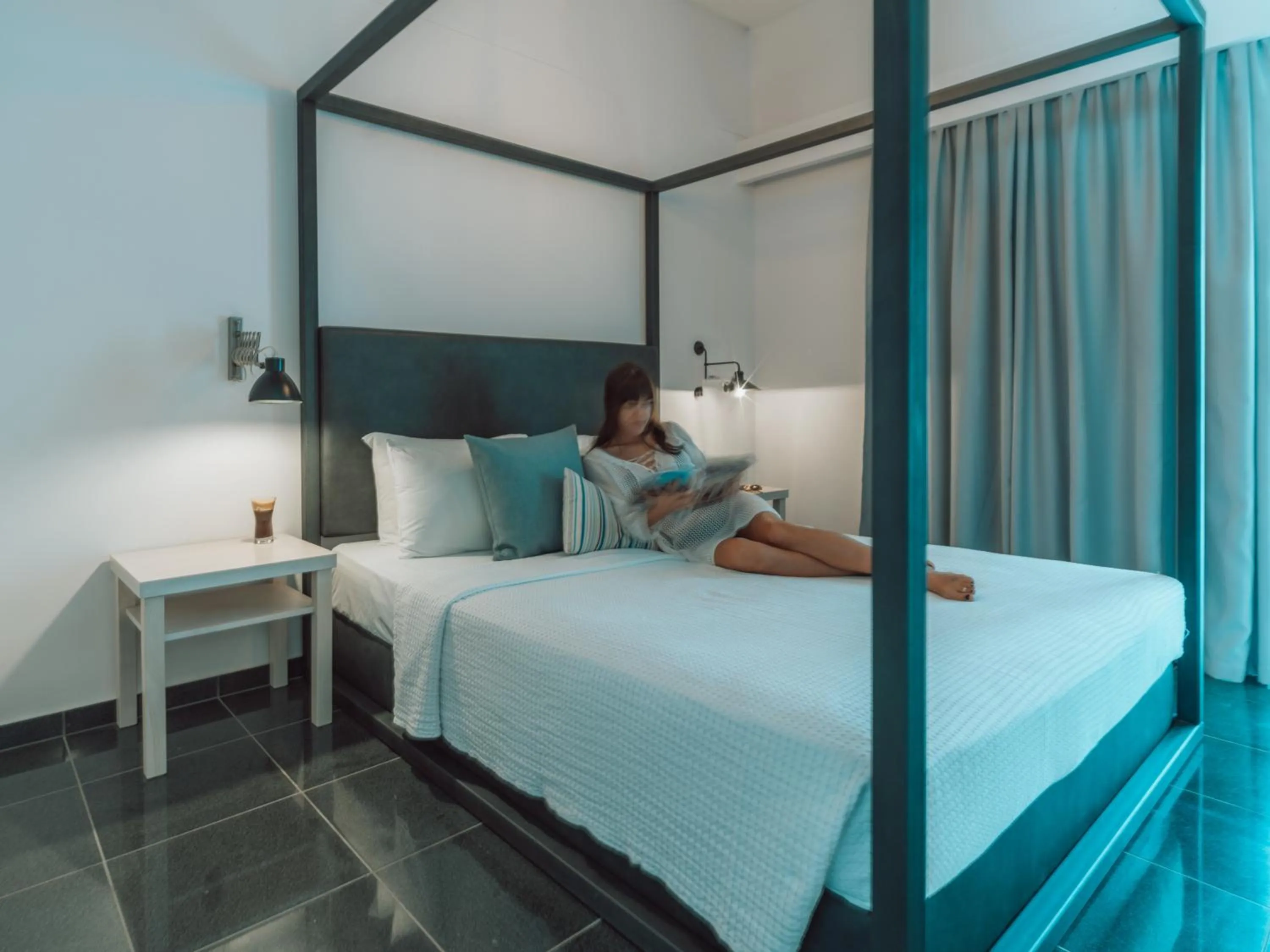 Bedroom, Bed in Dracos Hotel