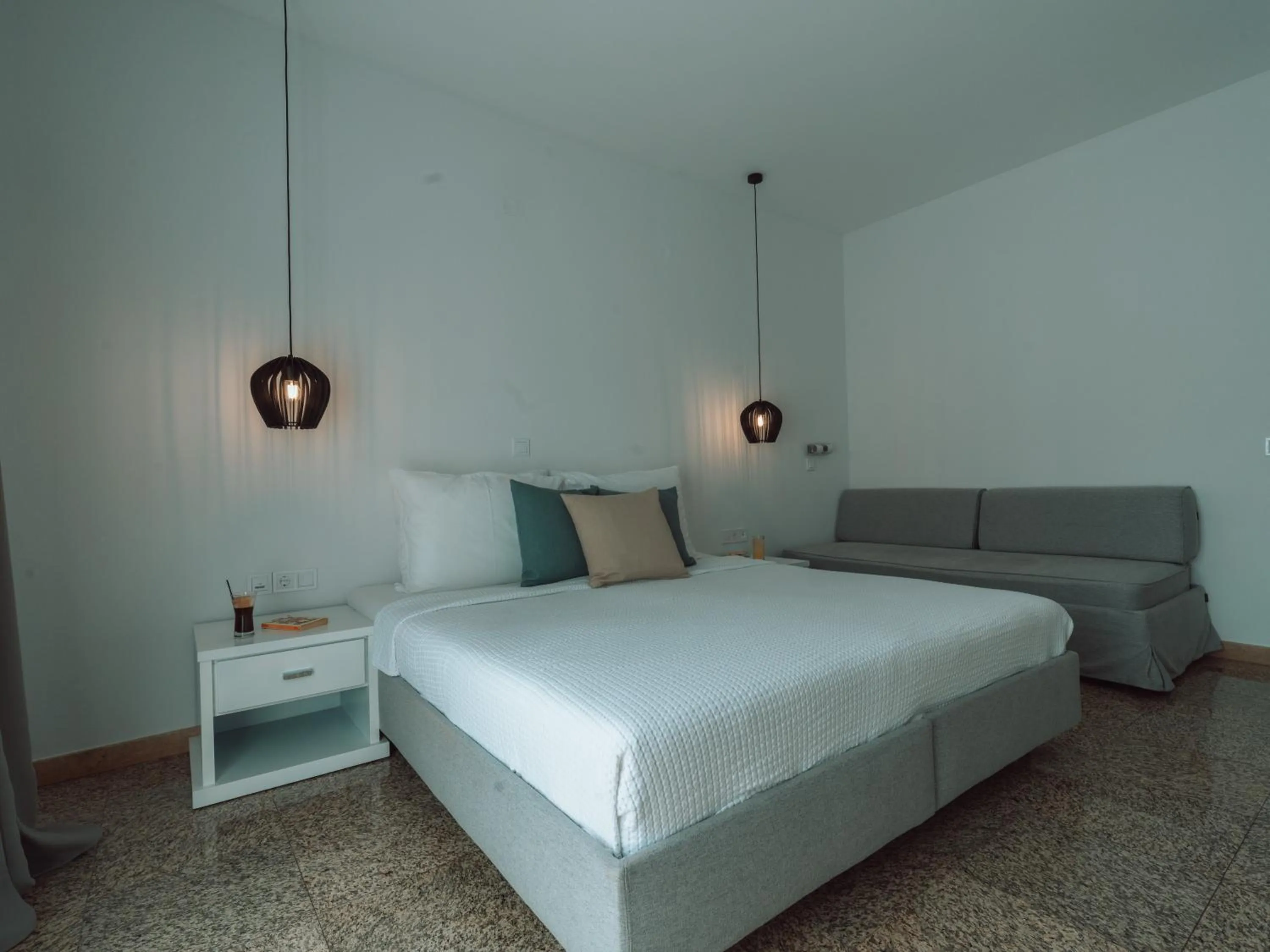 Bedroom, Bed in Dracos Hotel