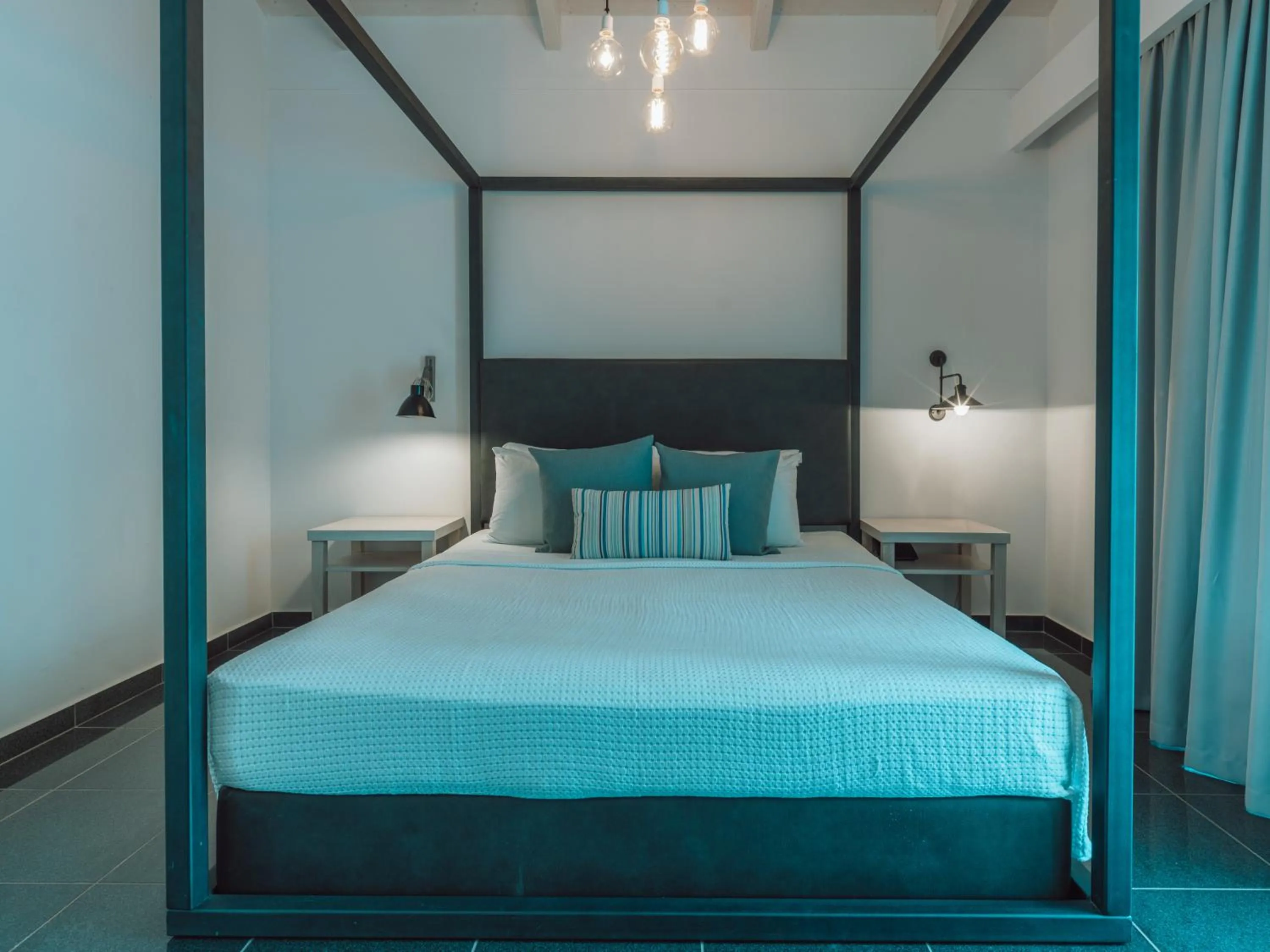 Bedroom, Bed in Dracos Hotel