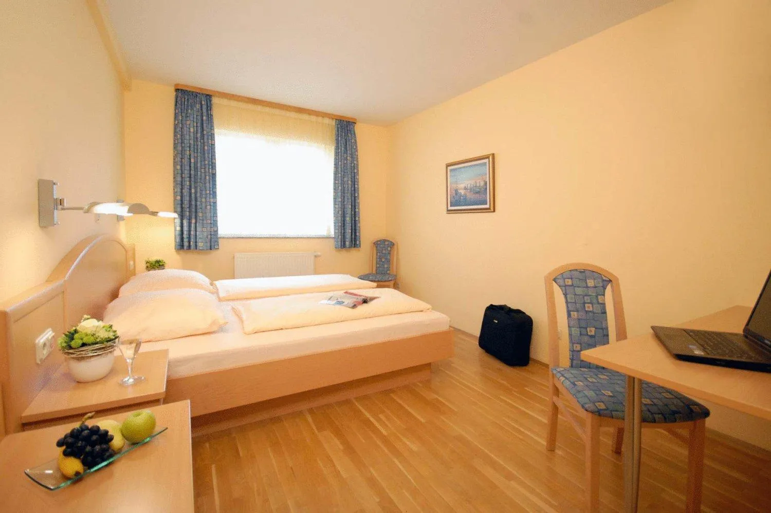 Bed in Hotel & Restaurant Hugenottengarten